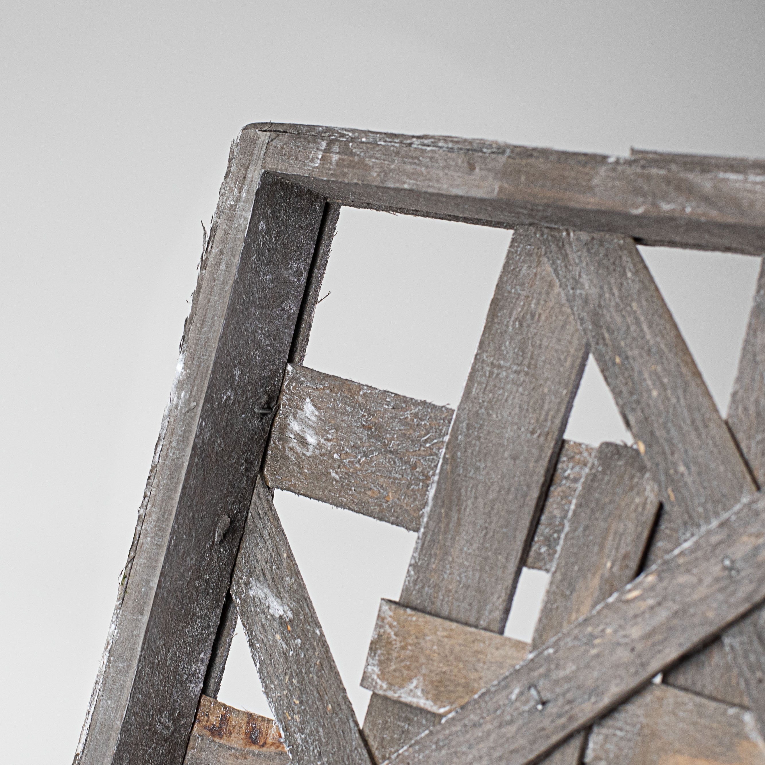 12" Flat Tobacco Basket: Square Grey Wash detail photo 3