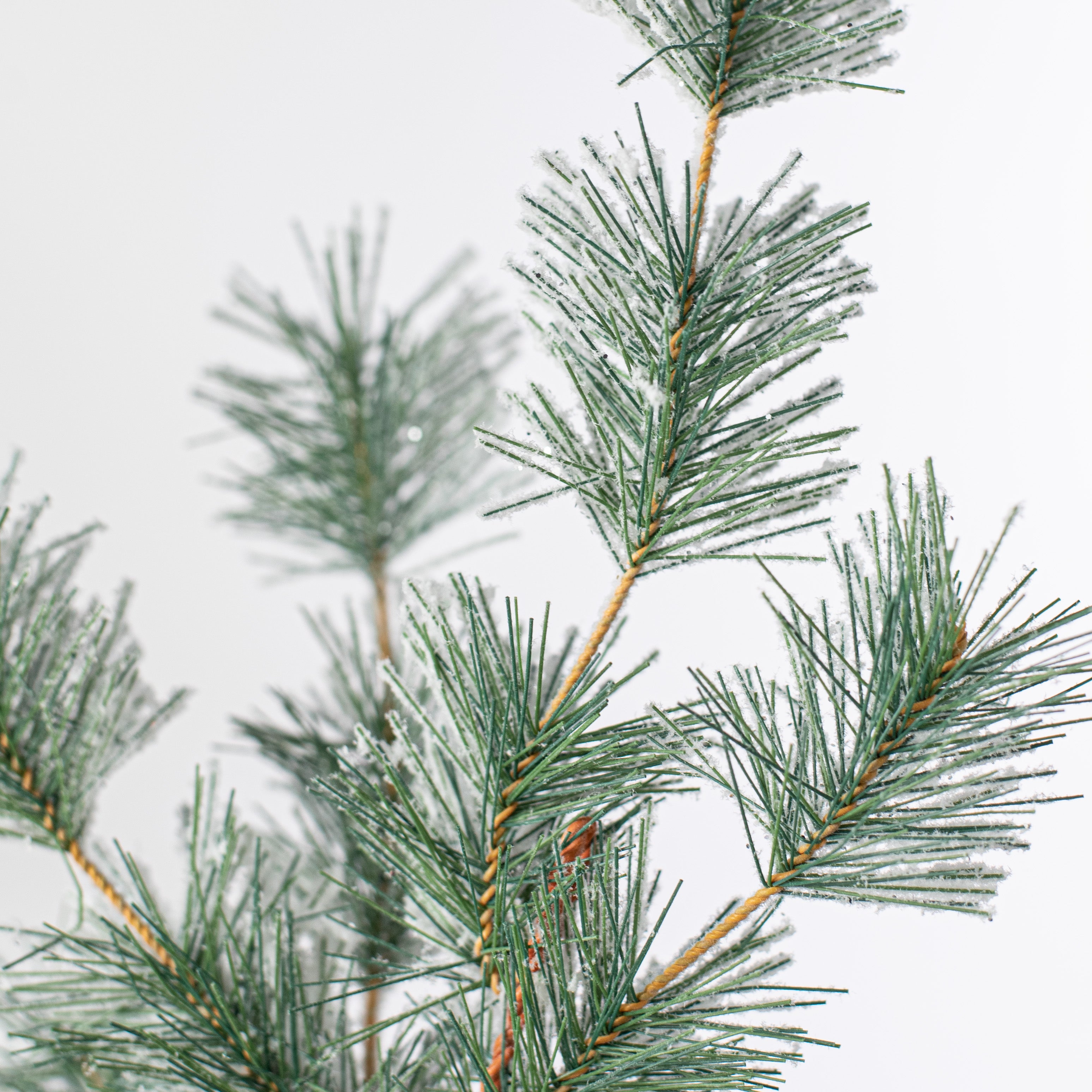 17" Flocked Split Pine Spray detail photo 4