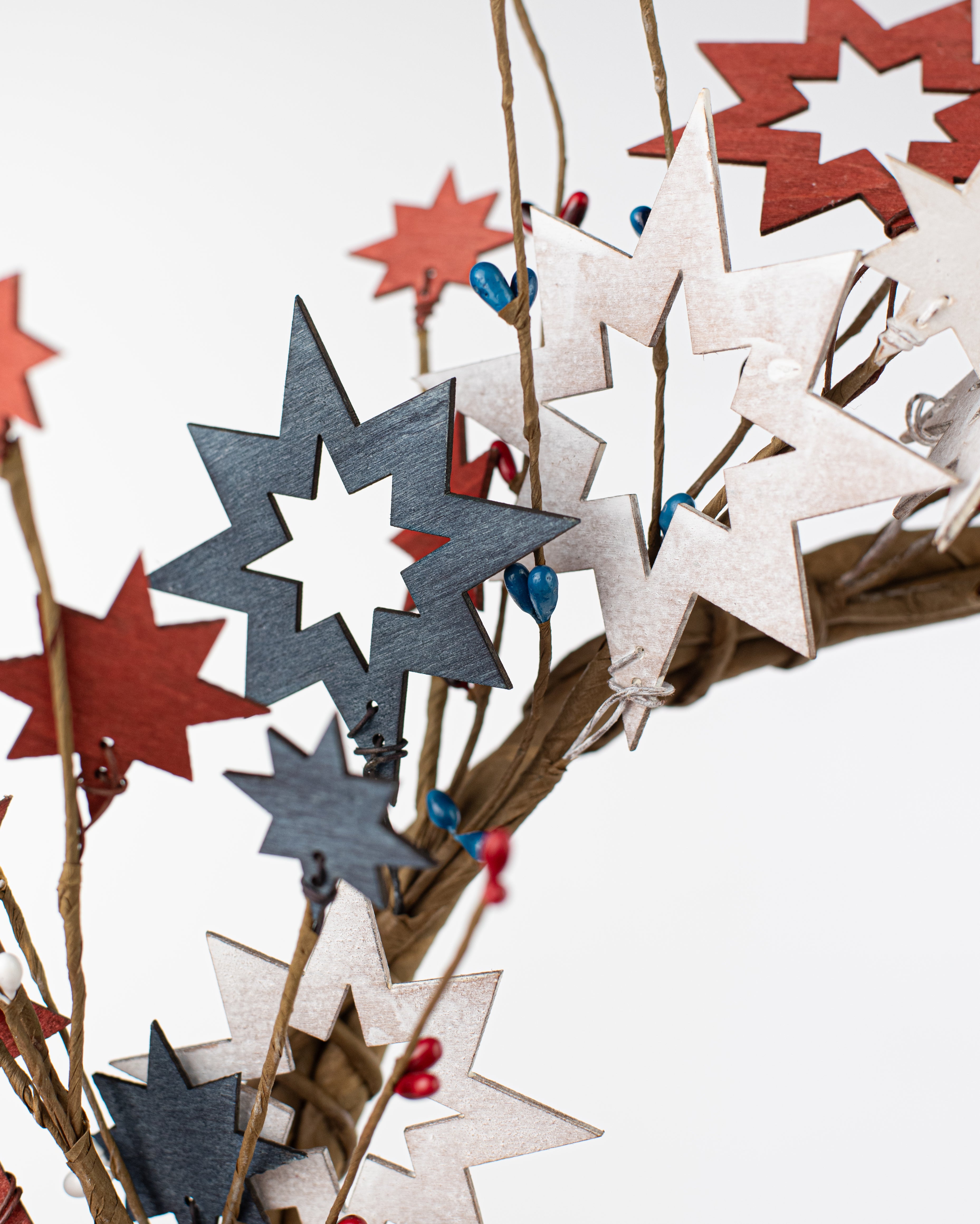 22" Fourth of July Wooden Cutout Star Wreath detail photo 4