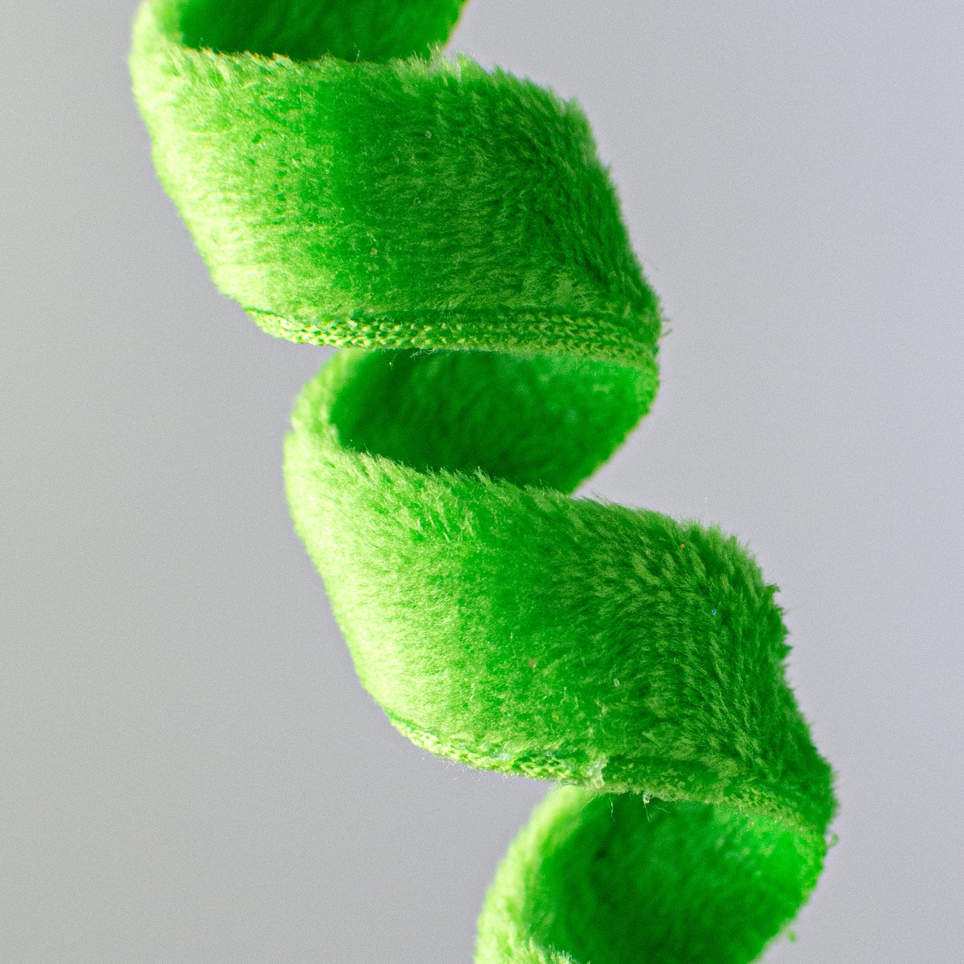 16" Fuzzy Curly Spray: Green Lifestyle Photo