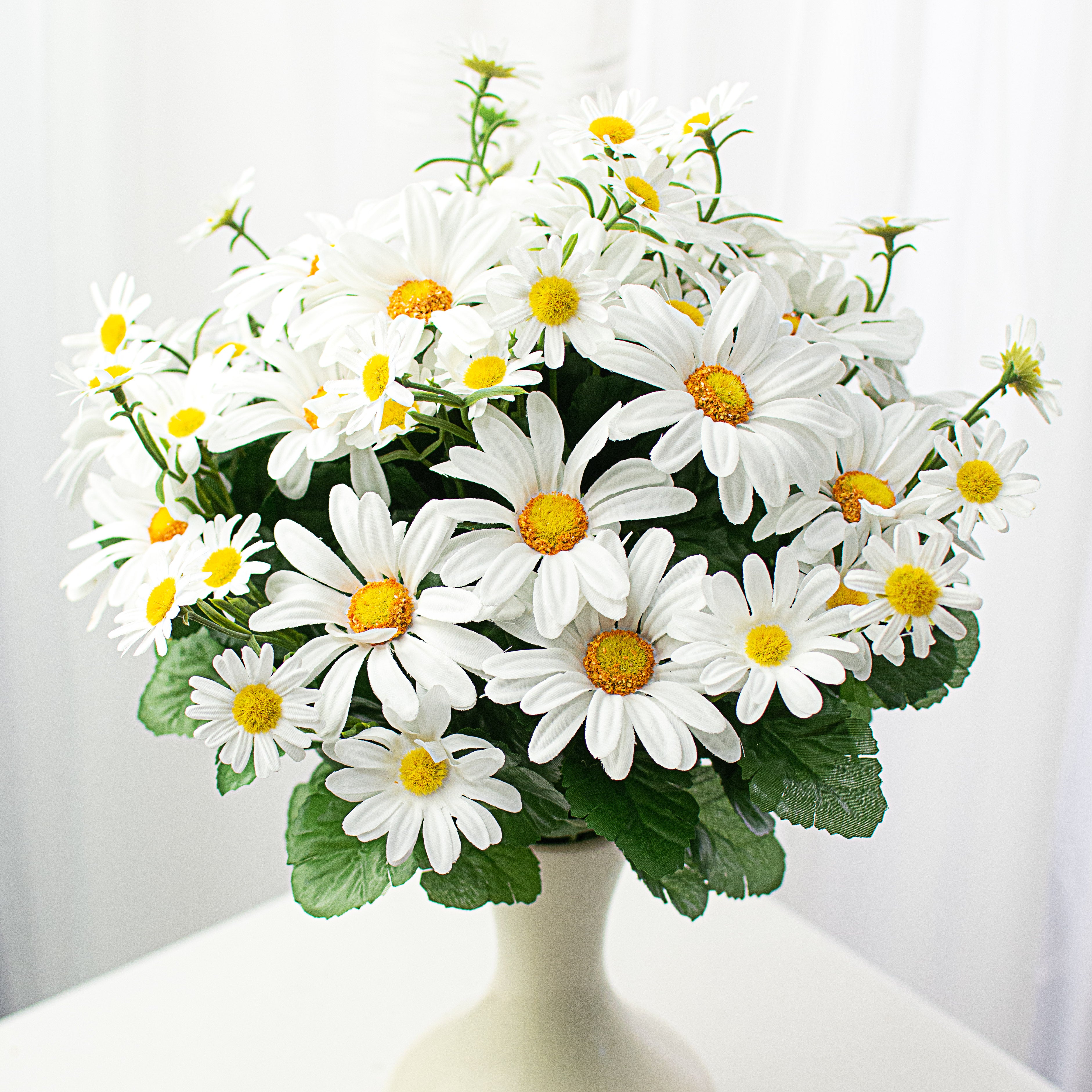 18" Garden White Daisy Bush Item Number: 35004CM