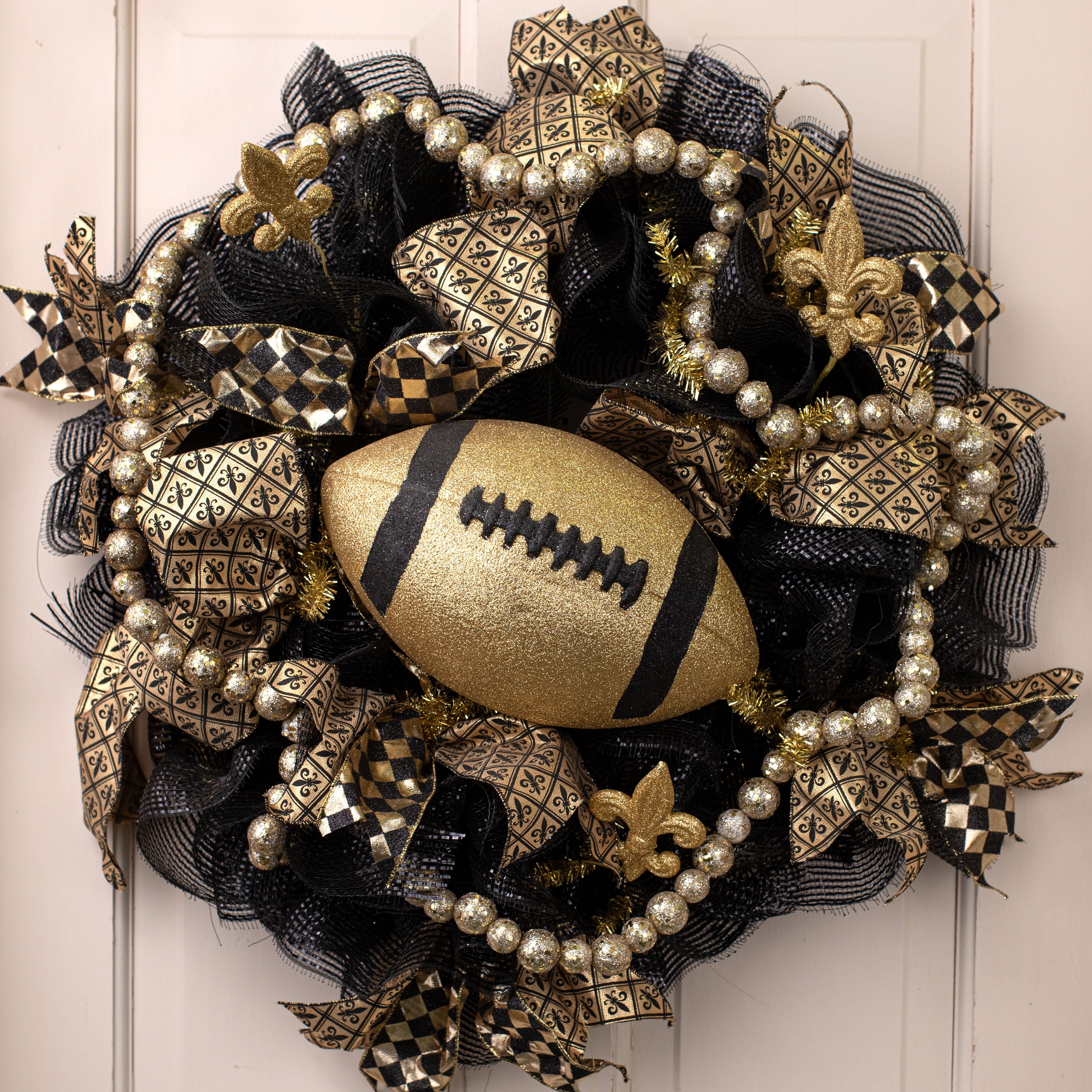 6' Glitter Ball Garland: Platinum Lifestyle Photo