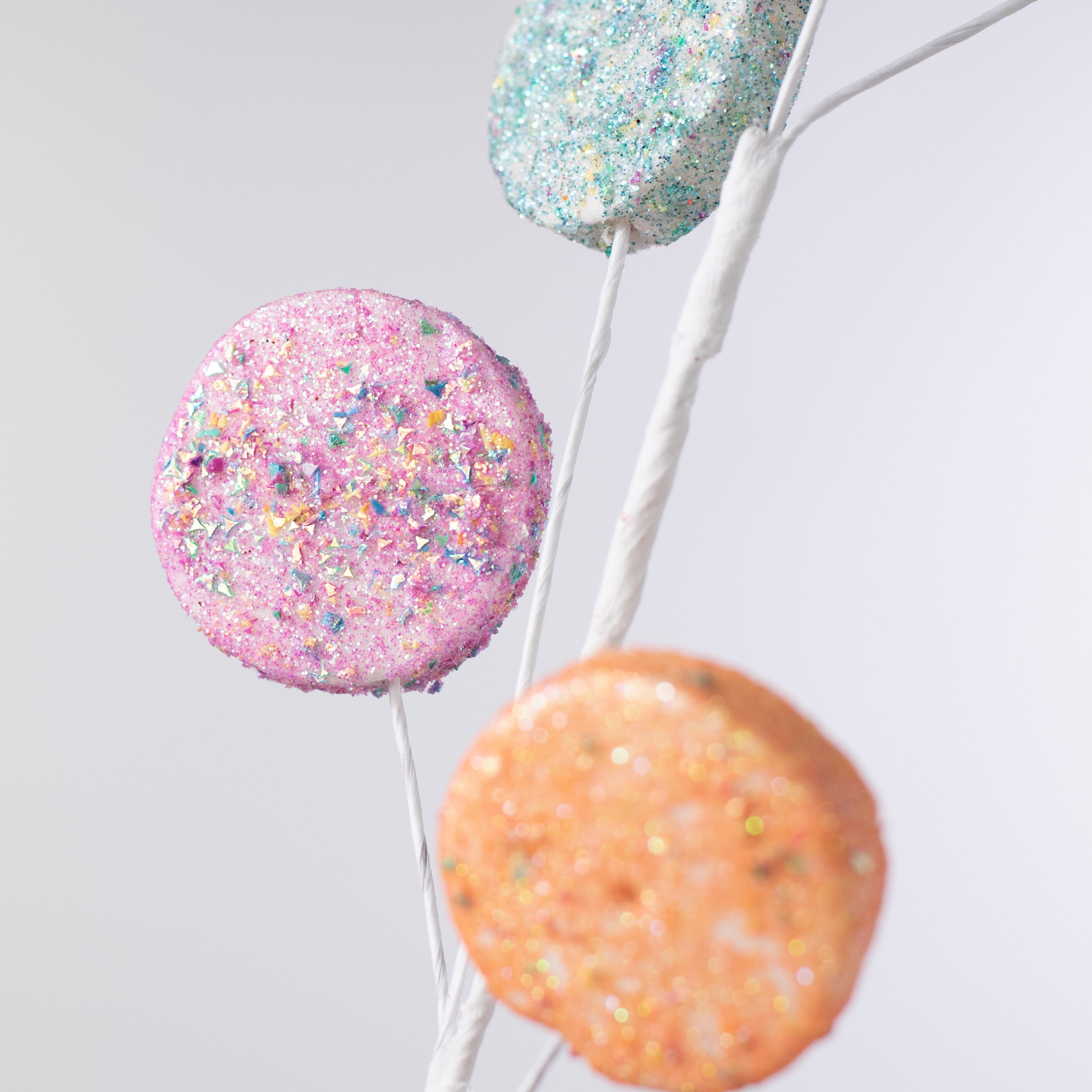 31" Glitter Disc Candy Spray: Pastel detail photo 4