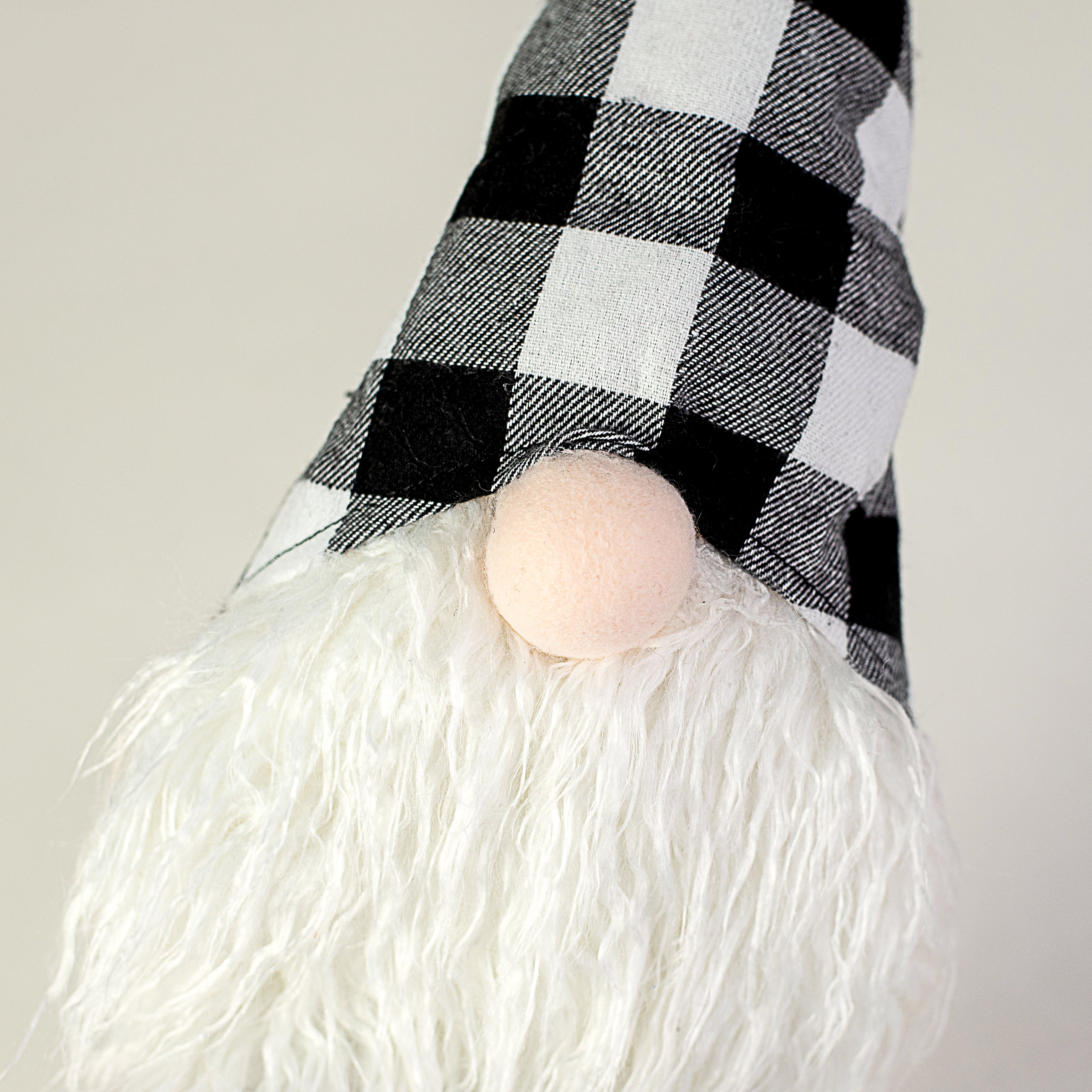 Gnome Wreath Accent: Buffalo Plaid (3 Piece) detail photo 3