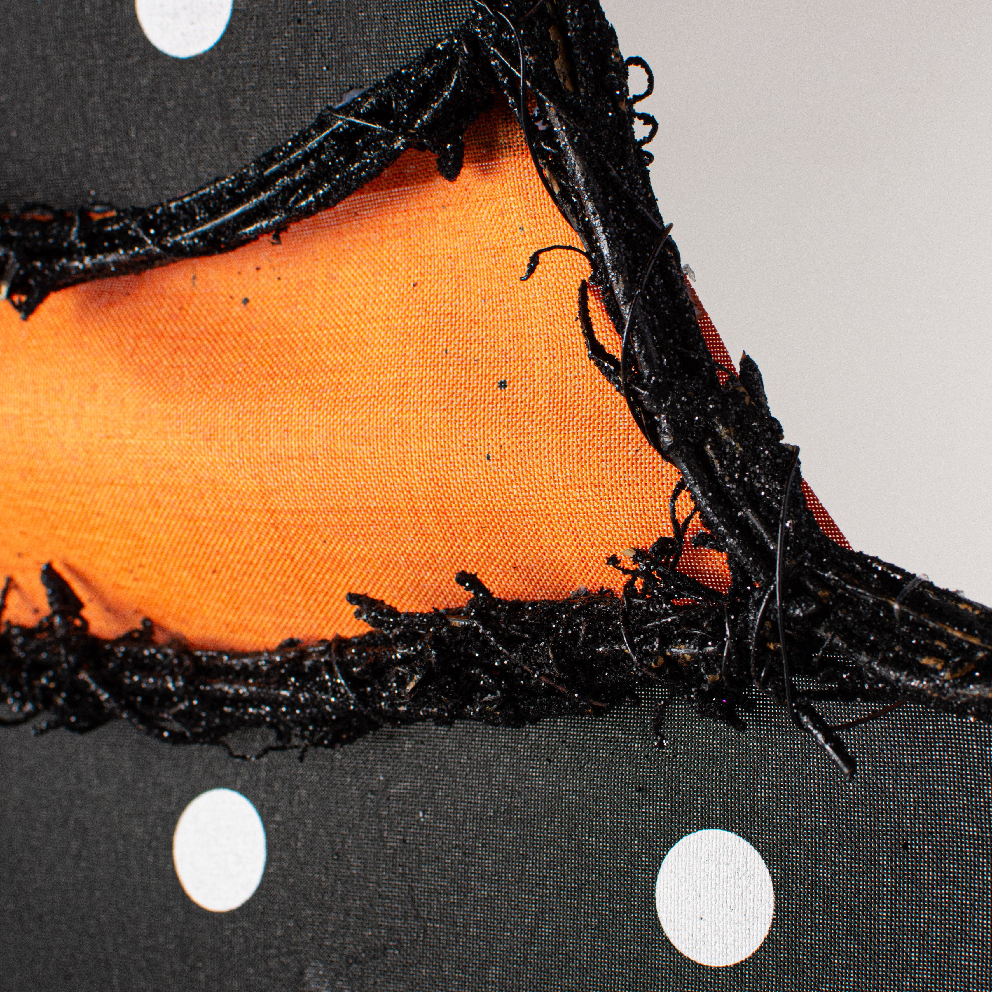 21" Grapevine Hanger: Black Polka Dot Witch Hat detail photo 3