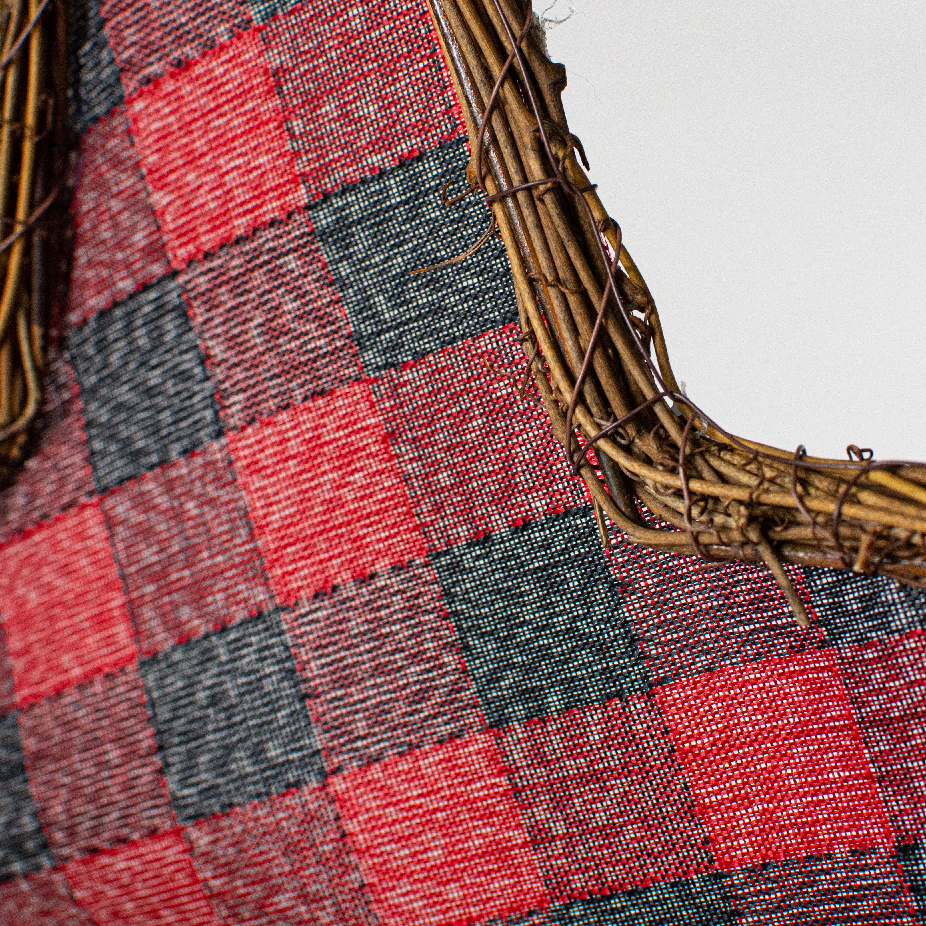 21.5" Grapevine Hanger: Buffalo Plaid Star detail photo 3