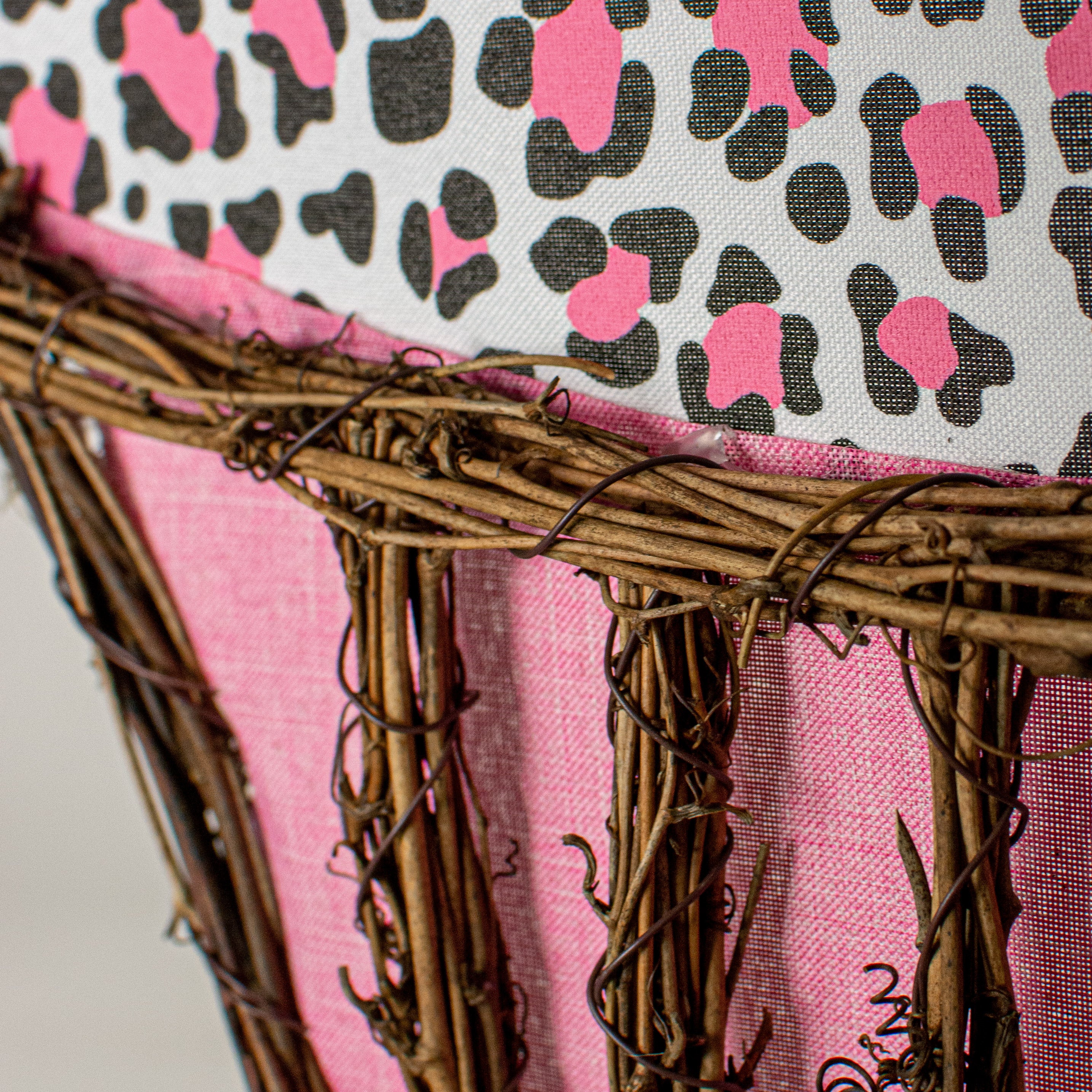 21" Grapevine Hanger: Pink Leopard Cupcake detail photo 3