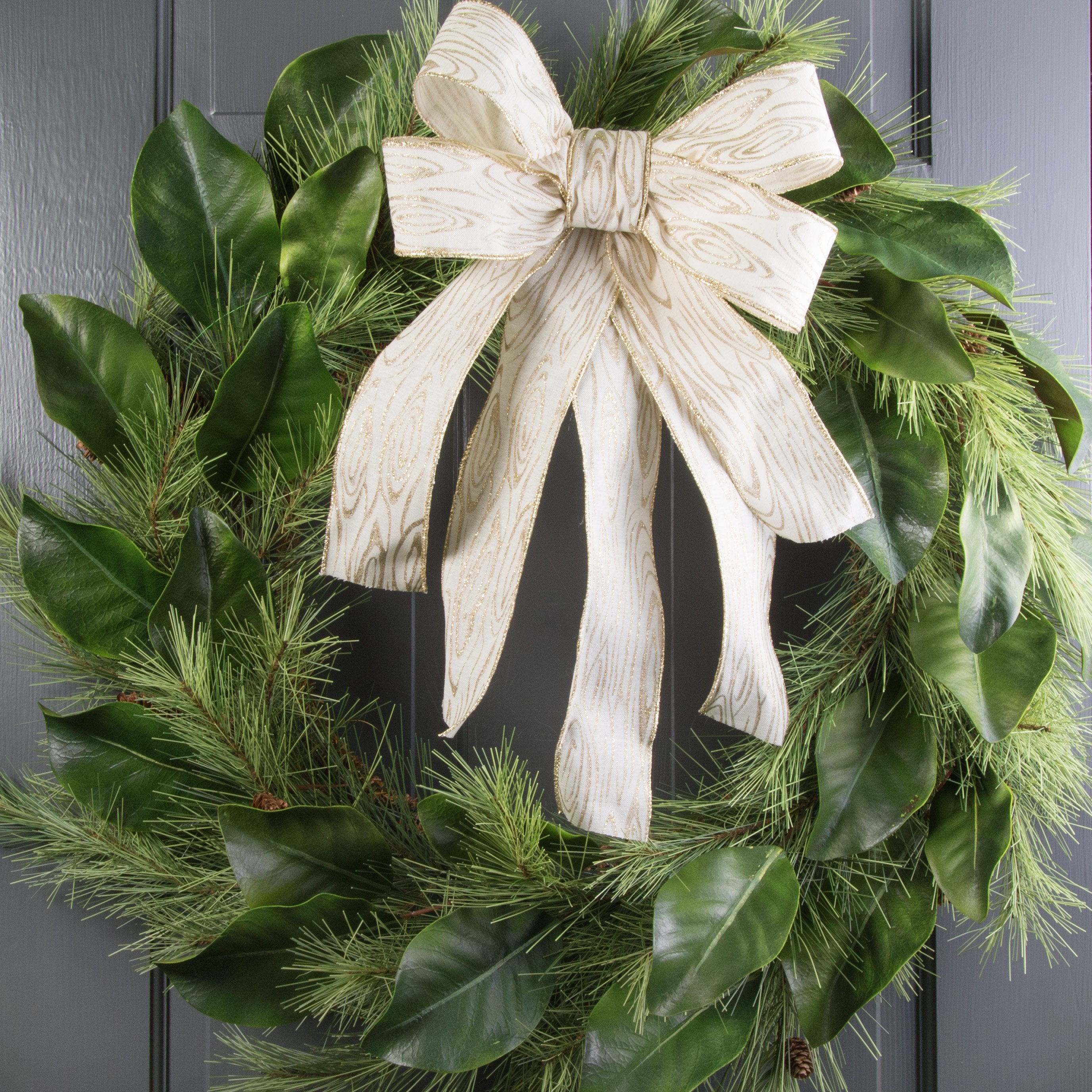 5"- 6" Green Magnolia Leaves (Bag of 30) Lifestyle Photo