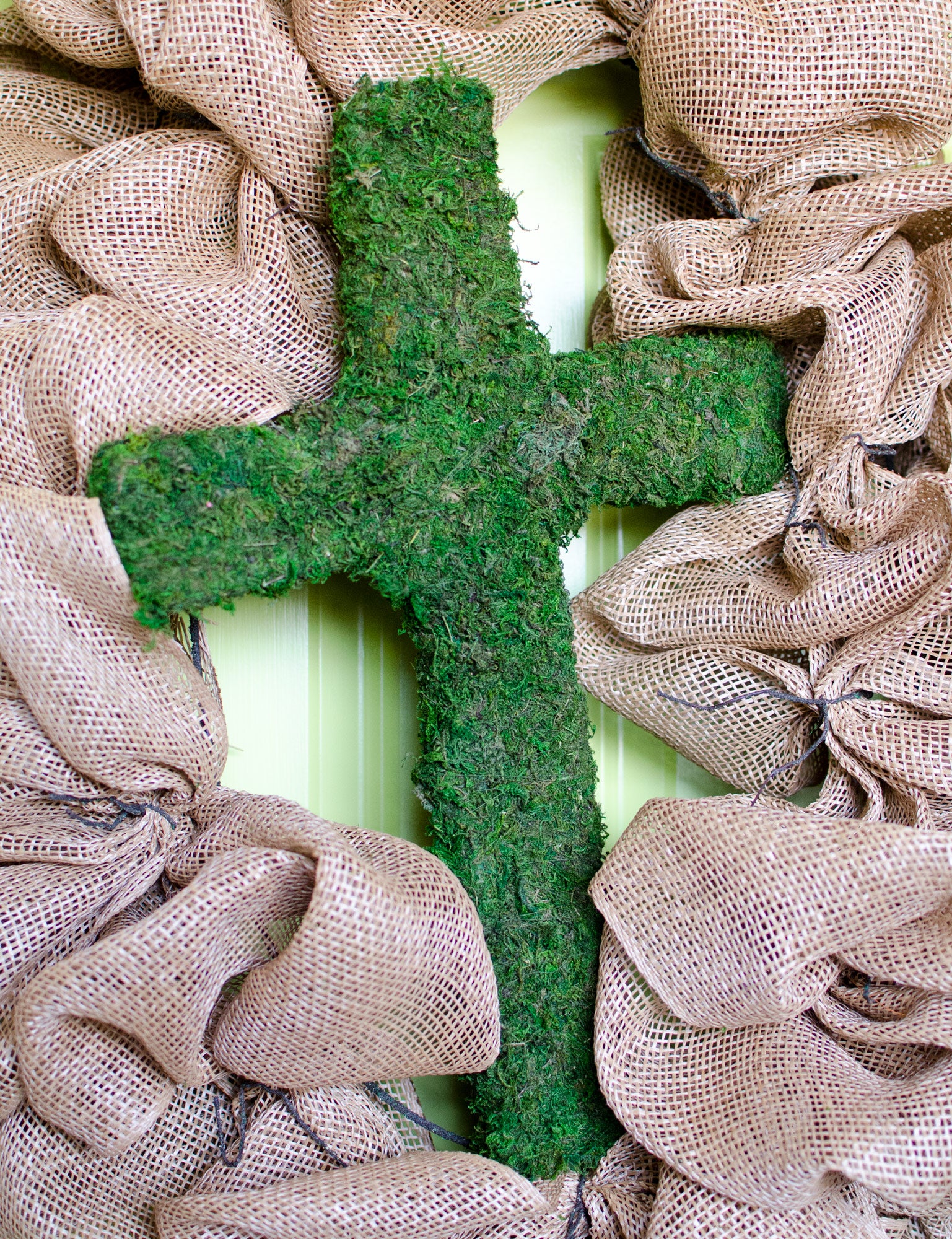 20" Green Moss Cross Lifestyle Photo