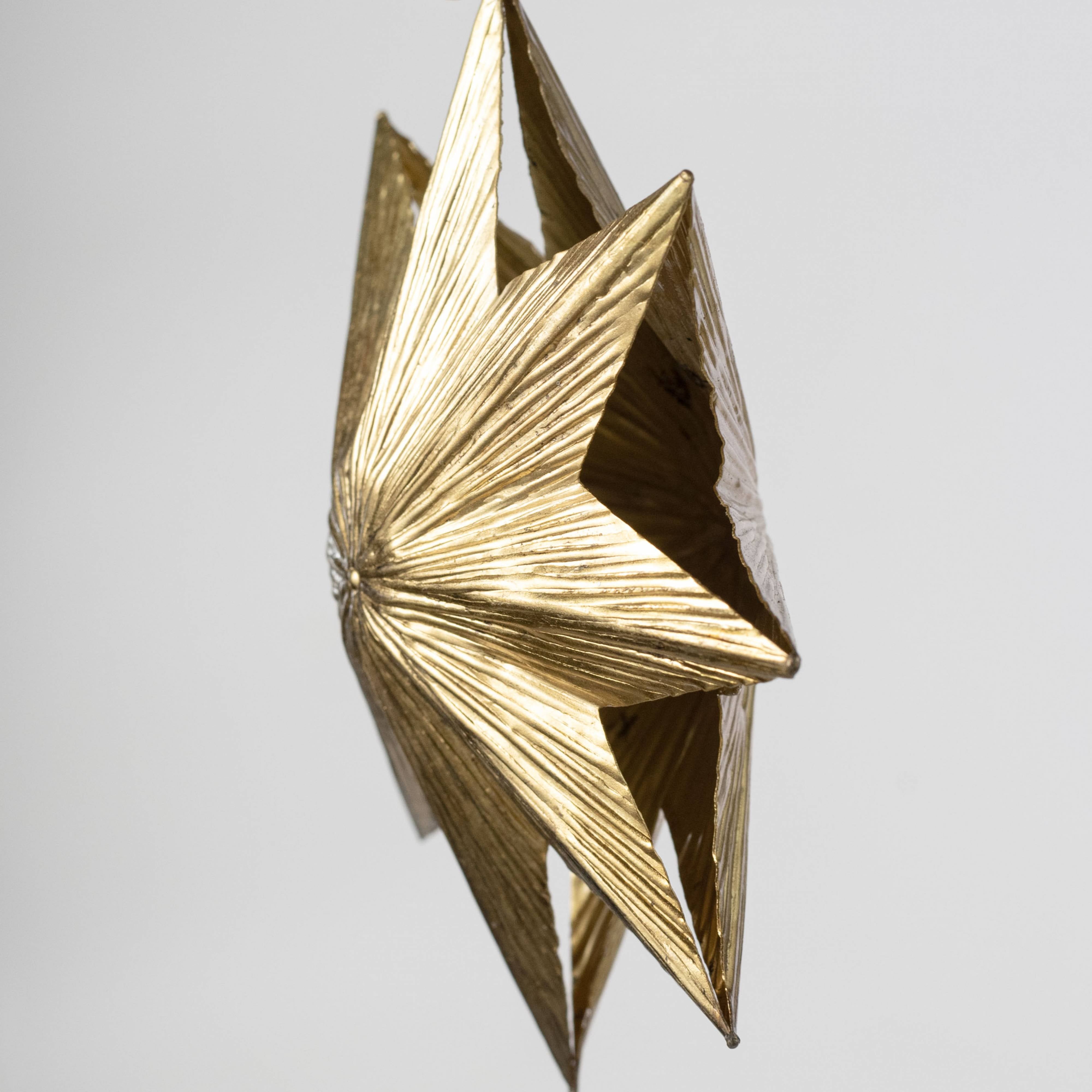 5.5" Hanging Star Ornament: Antique Gold detail photo 3