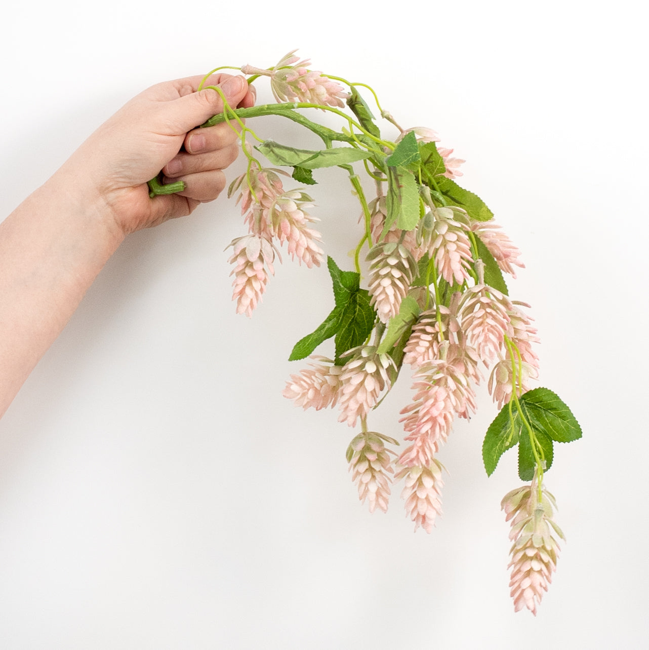 19'' Hops Hanging Spray: Pink detail photo 3