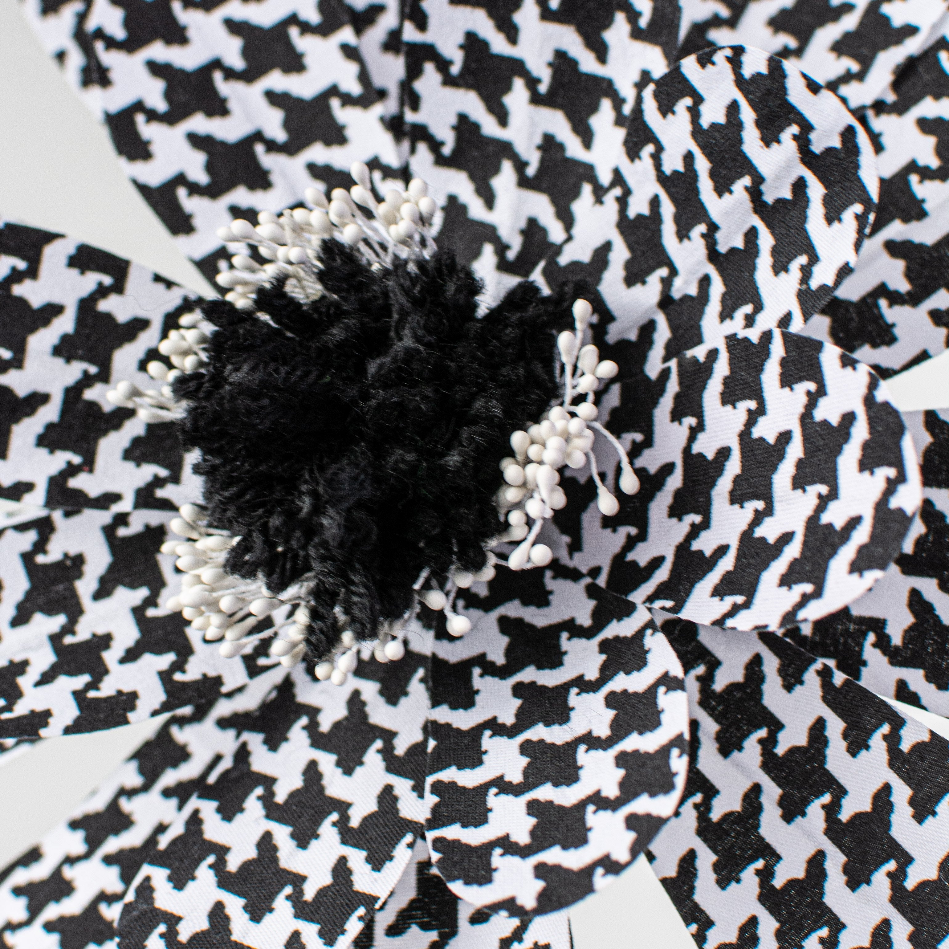 24" Houndstooth Sunflower Spray: Black Lifestyle Photo