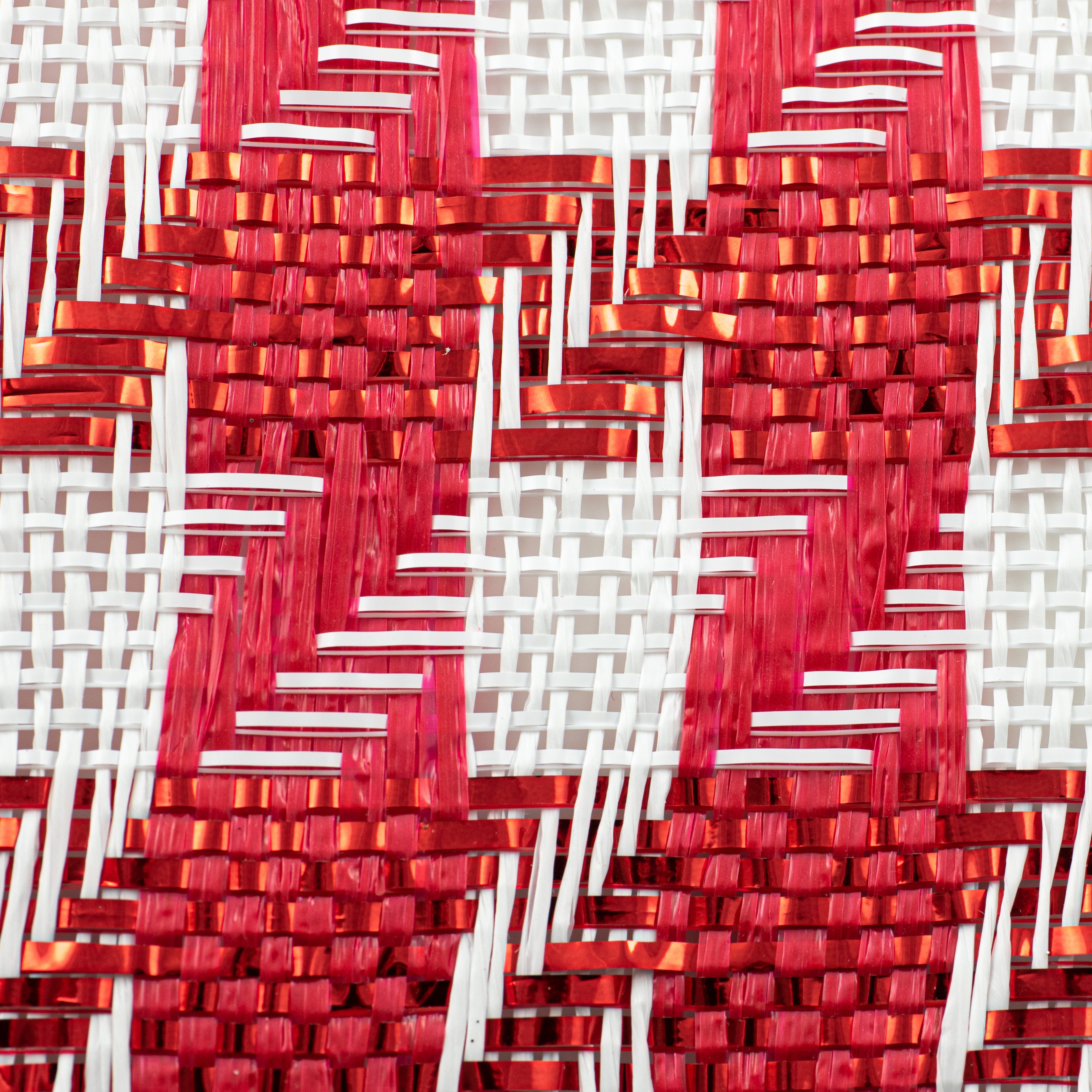 10" Houndstooth Woven Mesh: Red & White detail photo 3