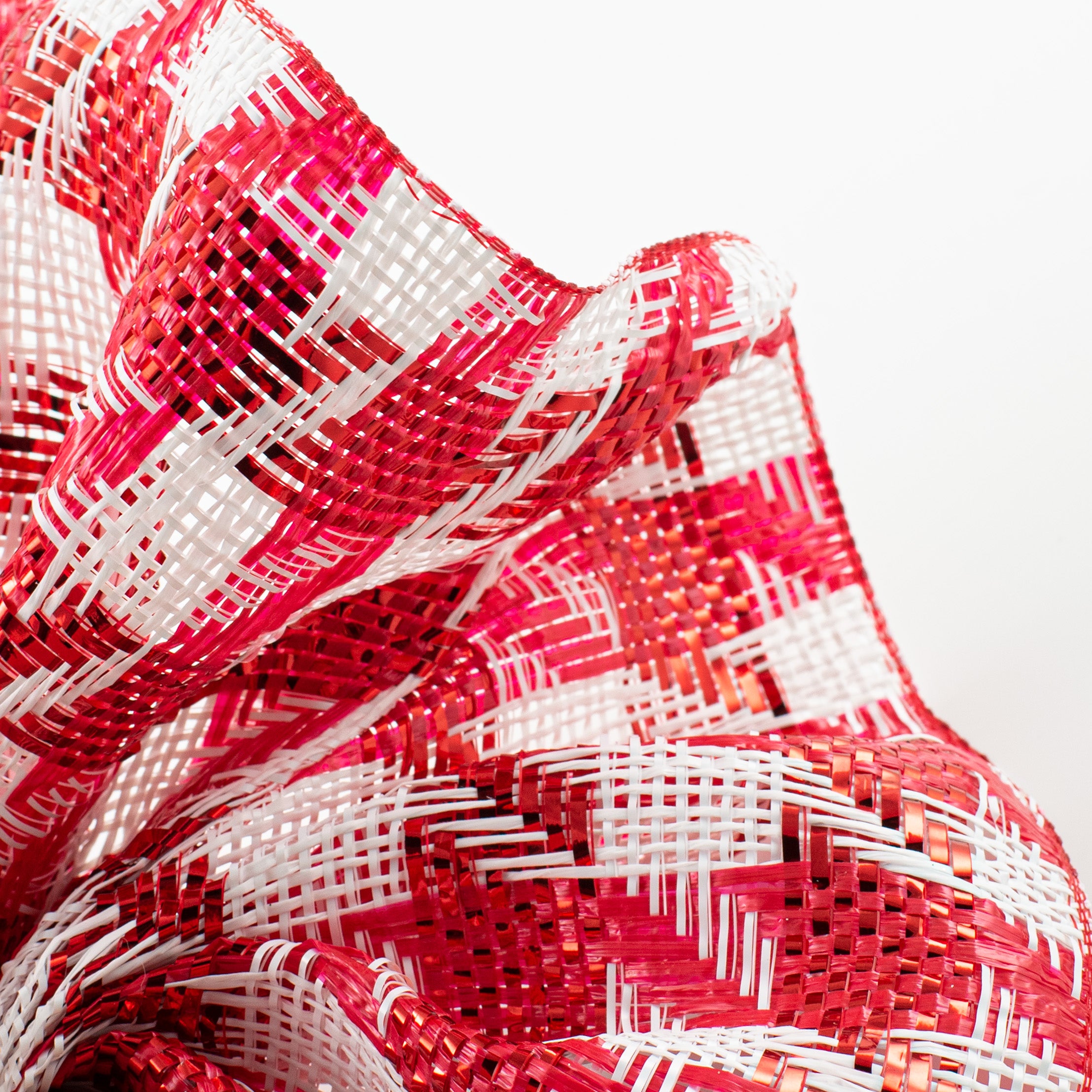 10" Houndstooth Woven Mesh: Red & White detail photo 4