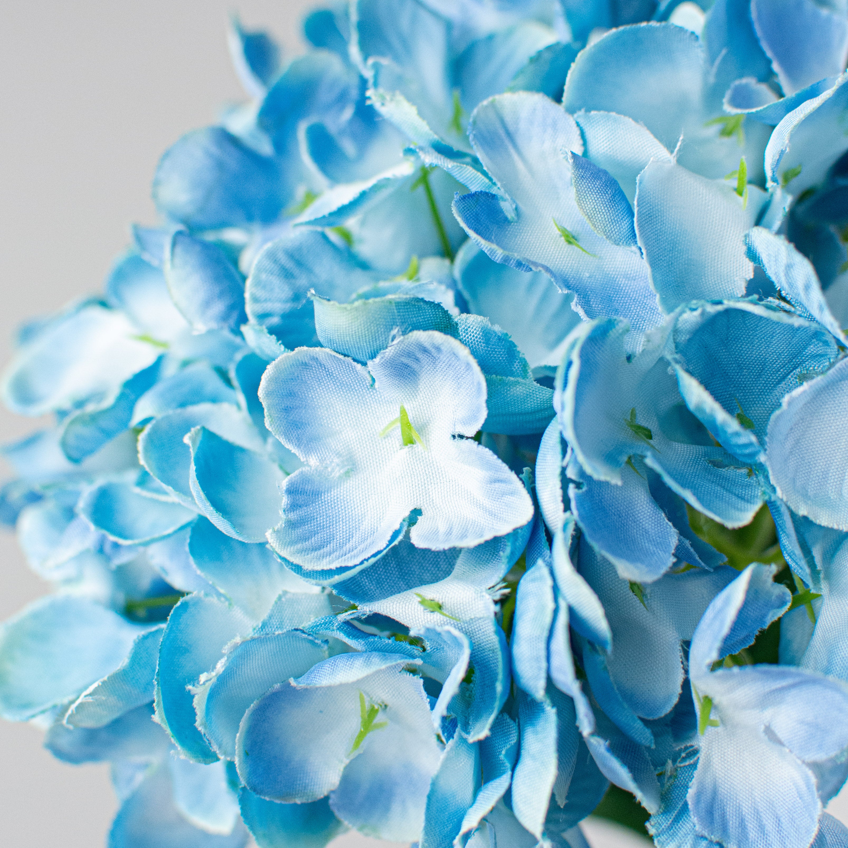 21" Hydrangea Stem: Periwinkle Blue Lifestyle Photo