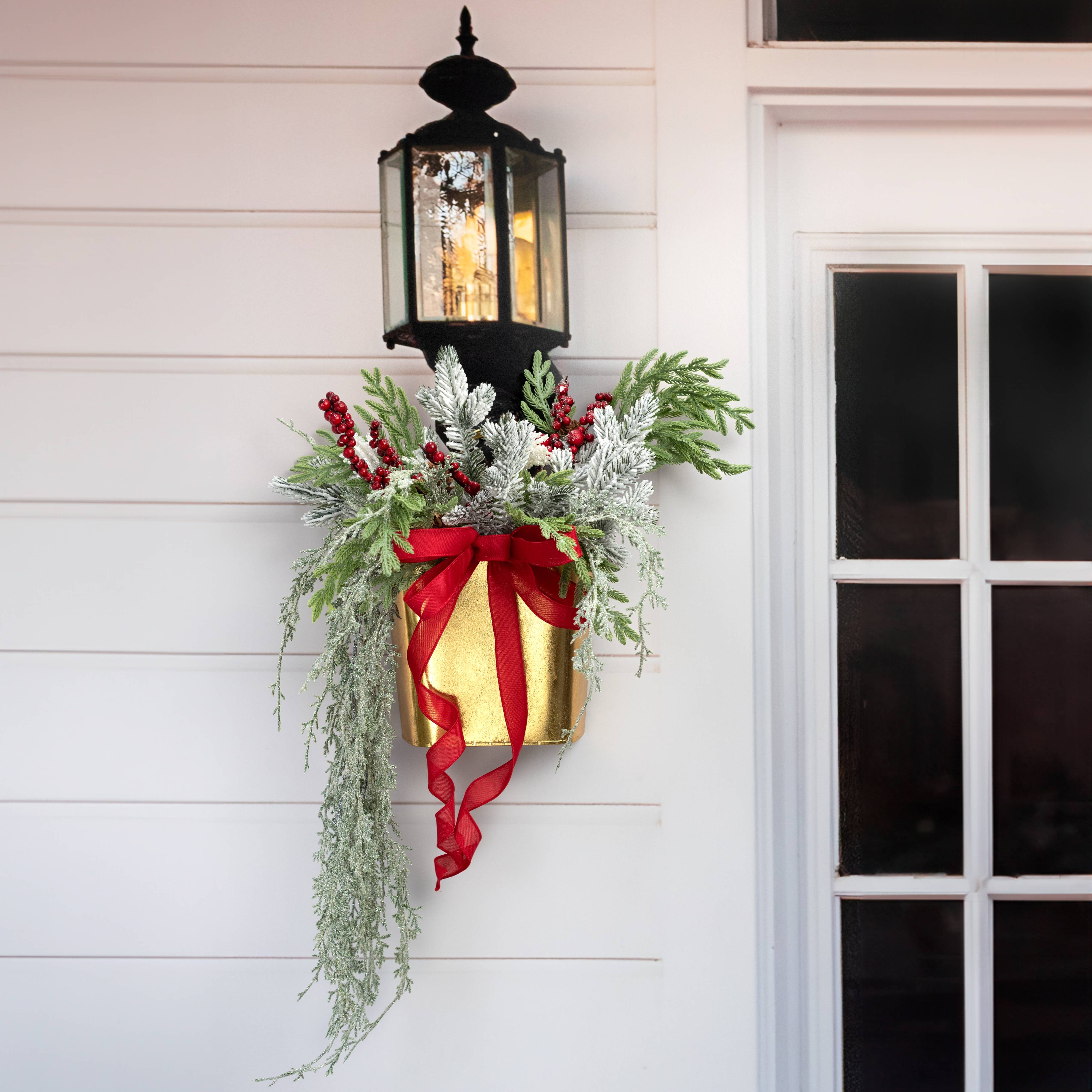 11" Metal Wall Pocket: Dazzling Gold