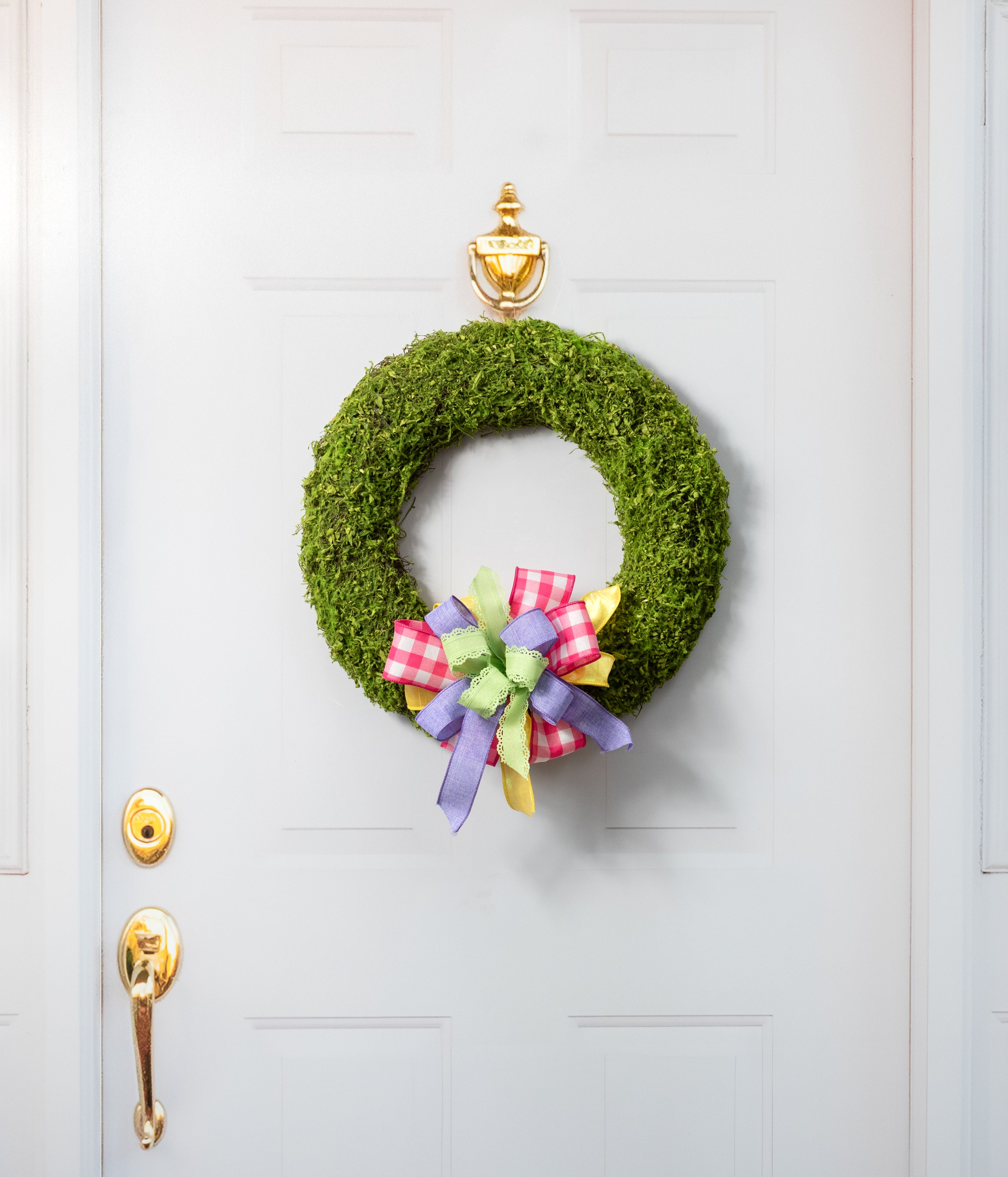 18" Green Moss Vine Wreath: Round