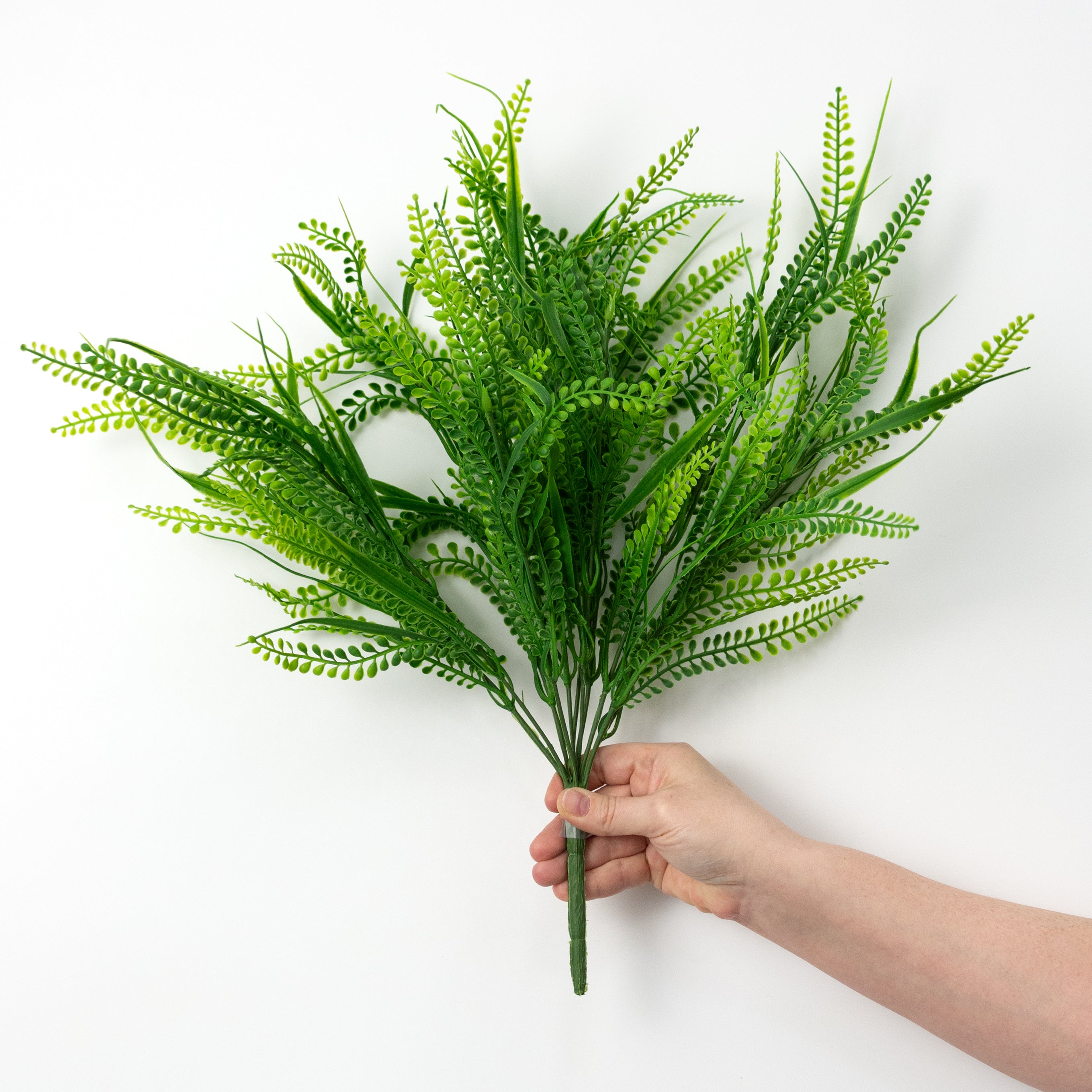 21" Plastic Button Fern Bush: Green