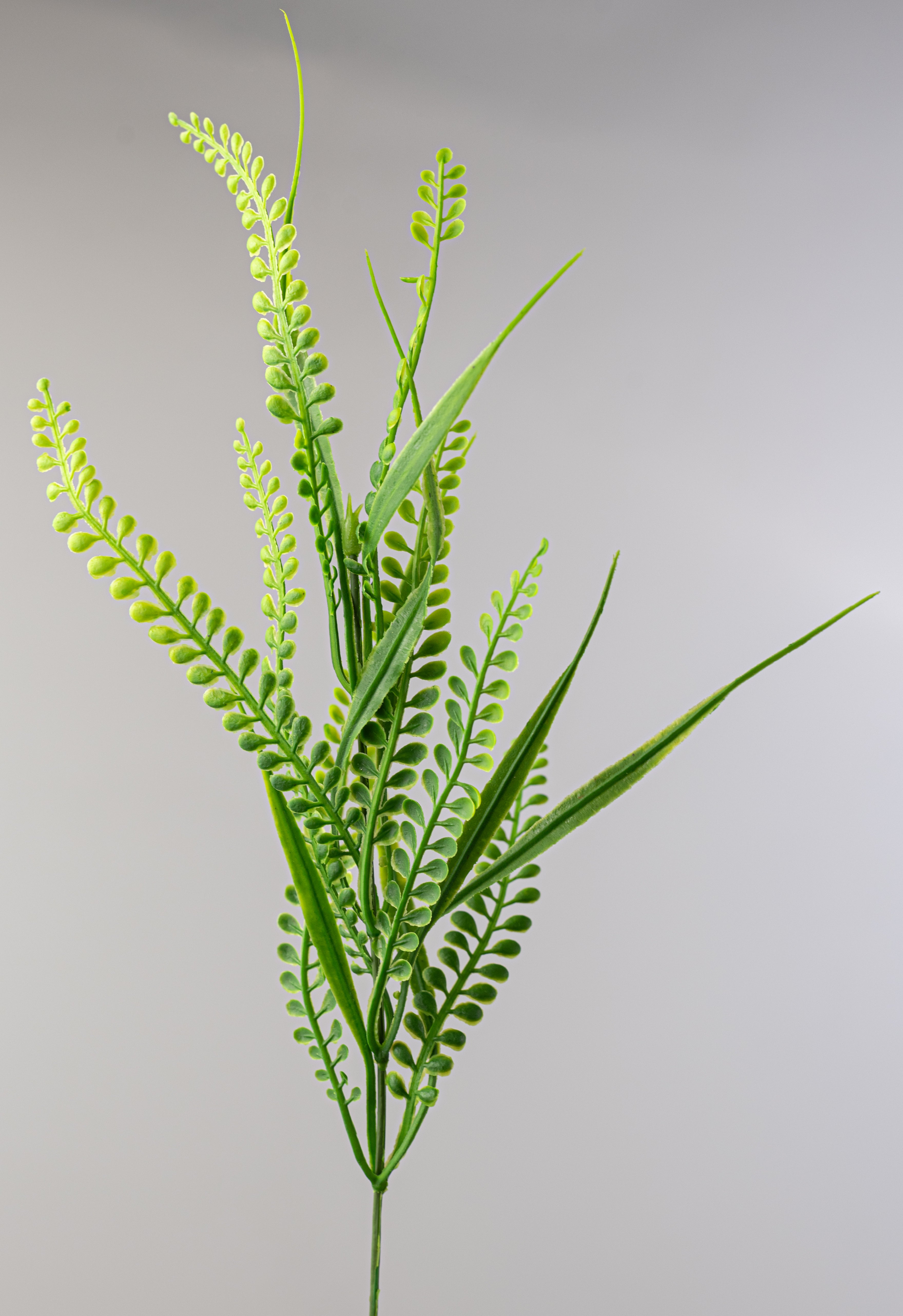 21" Plastic Button Fern Bush: Green
