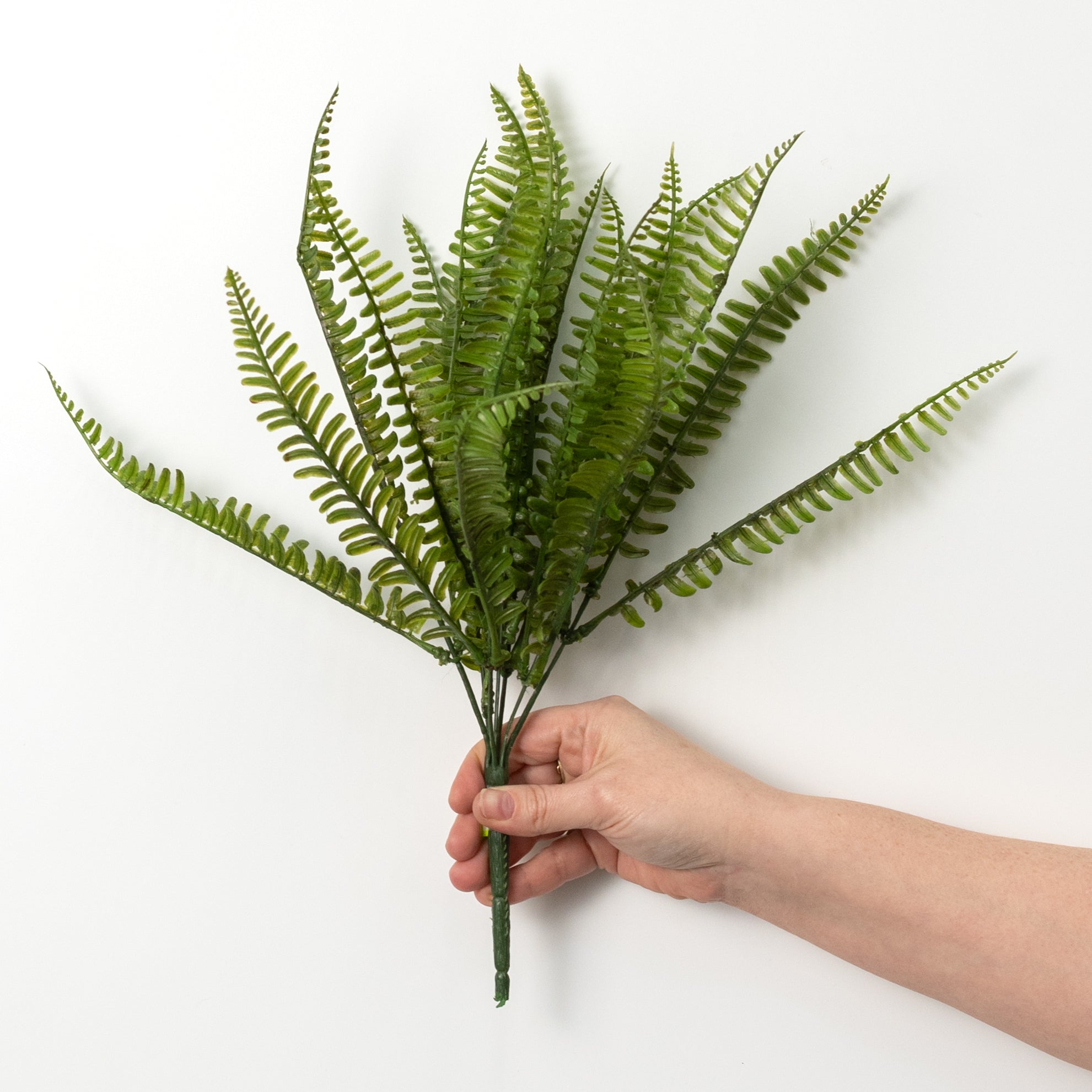 17" Plastic Fern Fronds Bush (7 Stem)