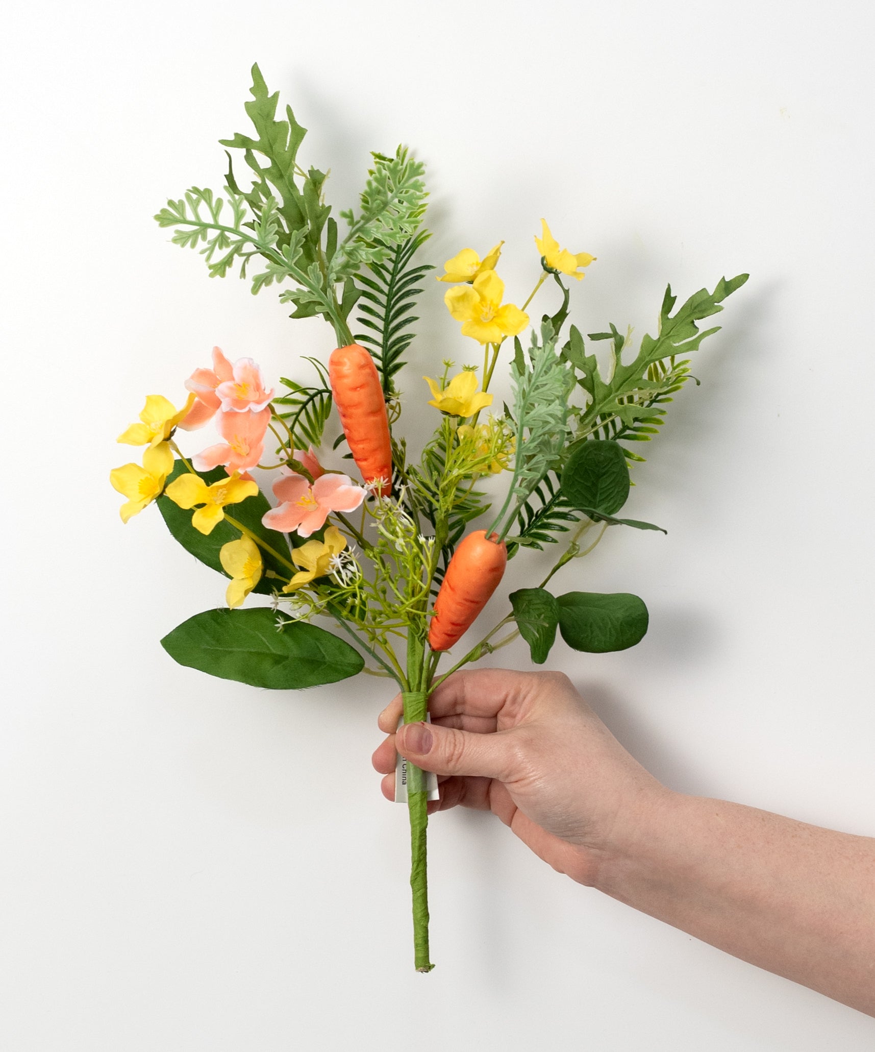 16" Spring Carrot Garden Spray