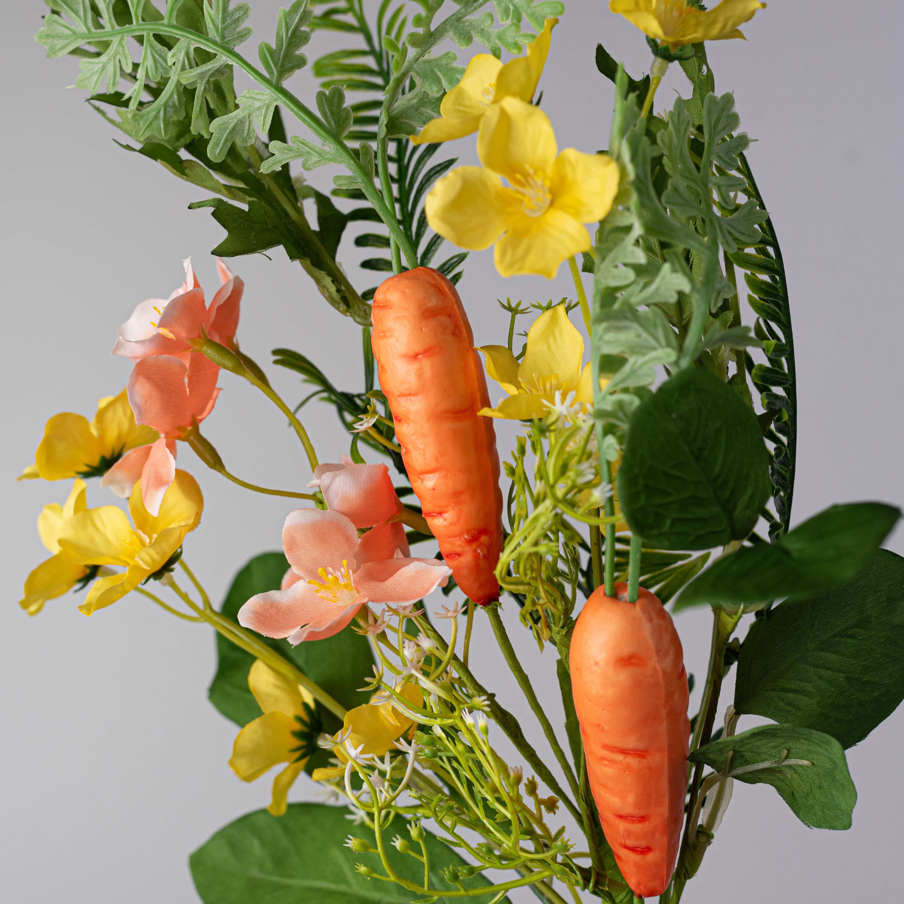 16" Spring Carrot Garden Spray