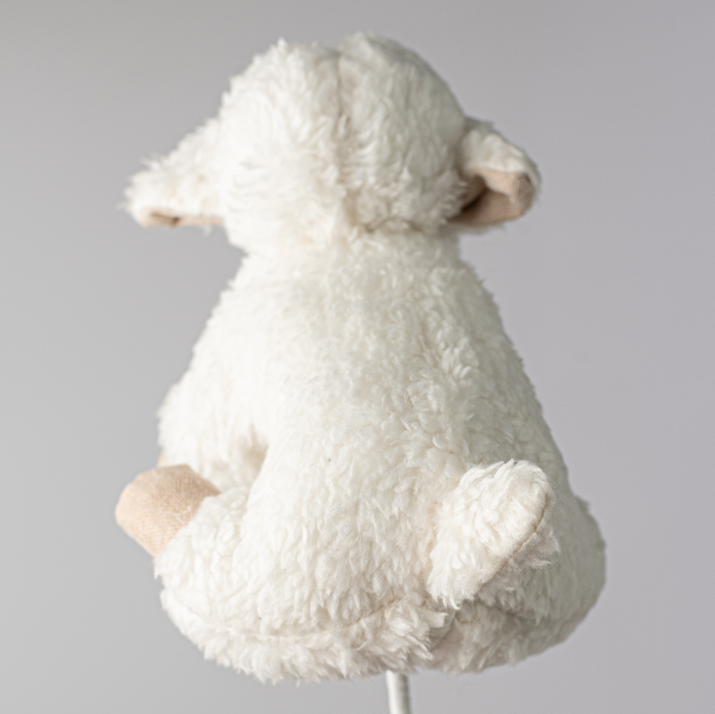 15" Lamb Pick: Cream
