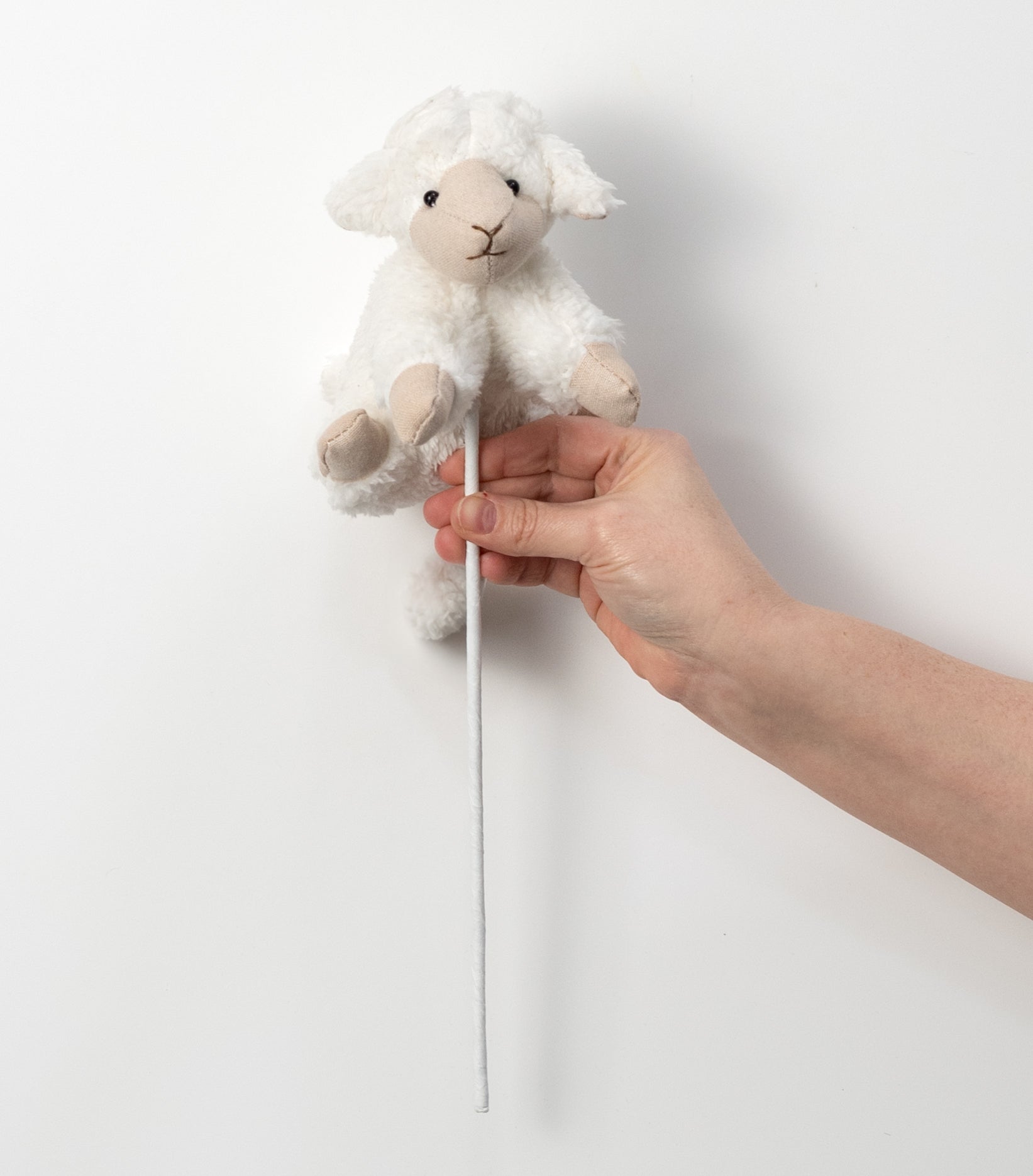15" Lamb Pick: Cream
