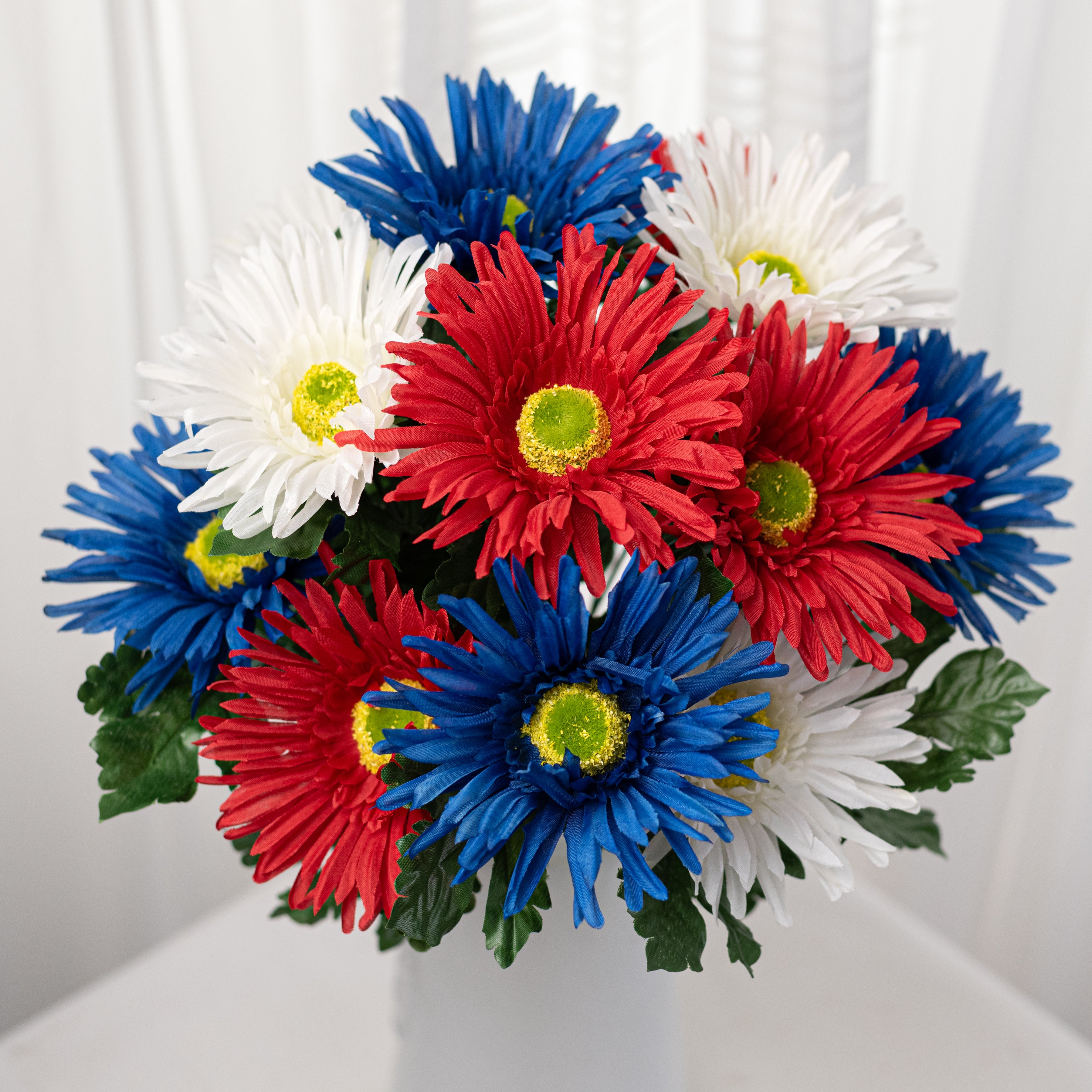 19" Daisy Mum Bush: Red, White & Blue (12 Stem)