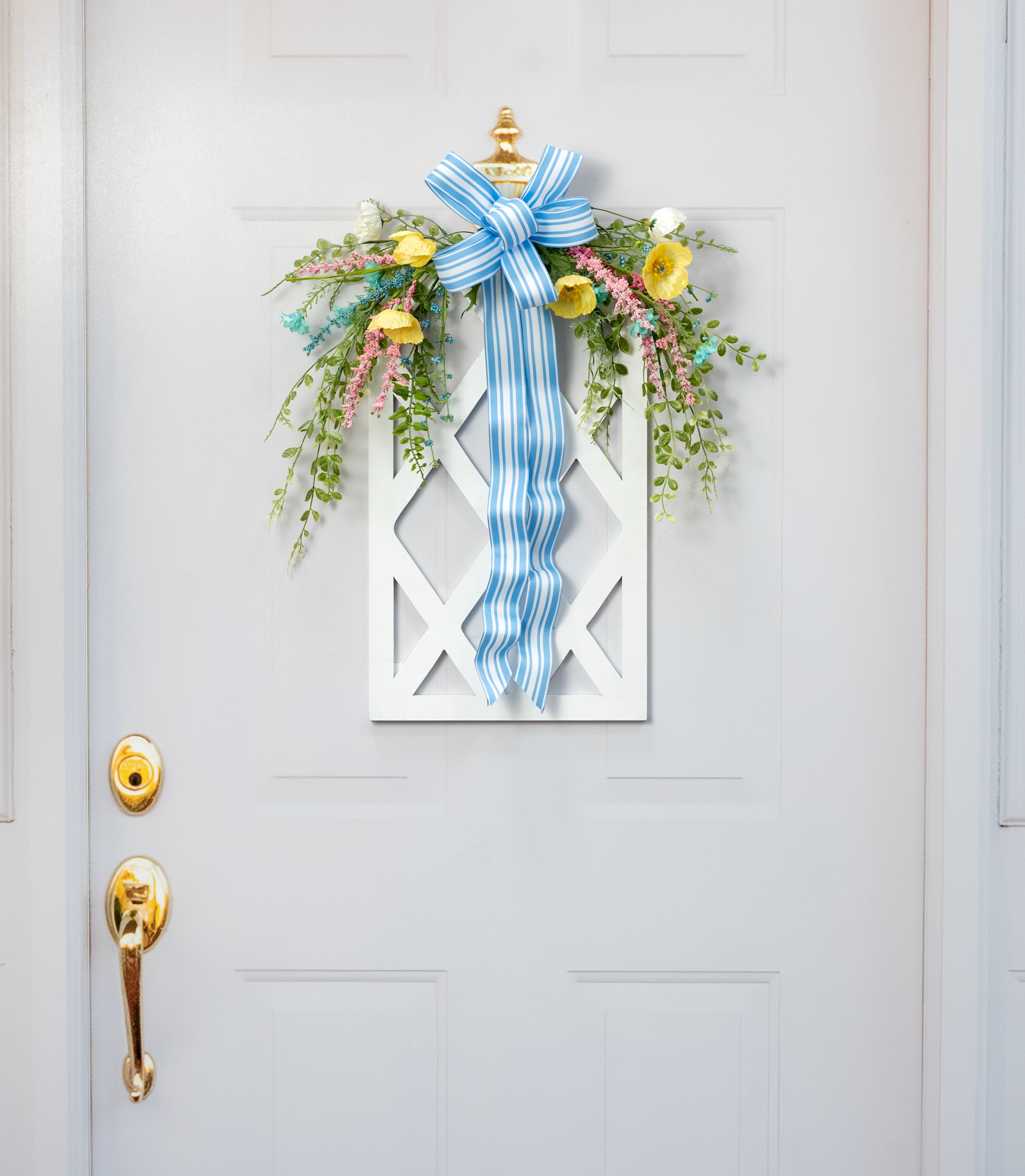 20" Decorative Wood Arched Lattice Window: Matte White