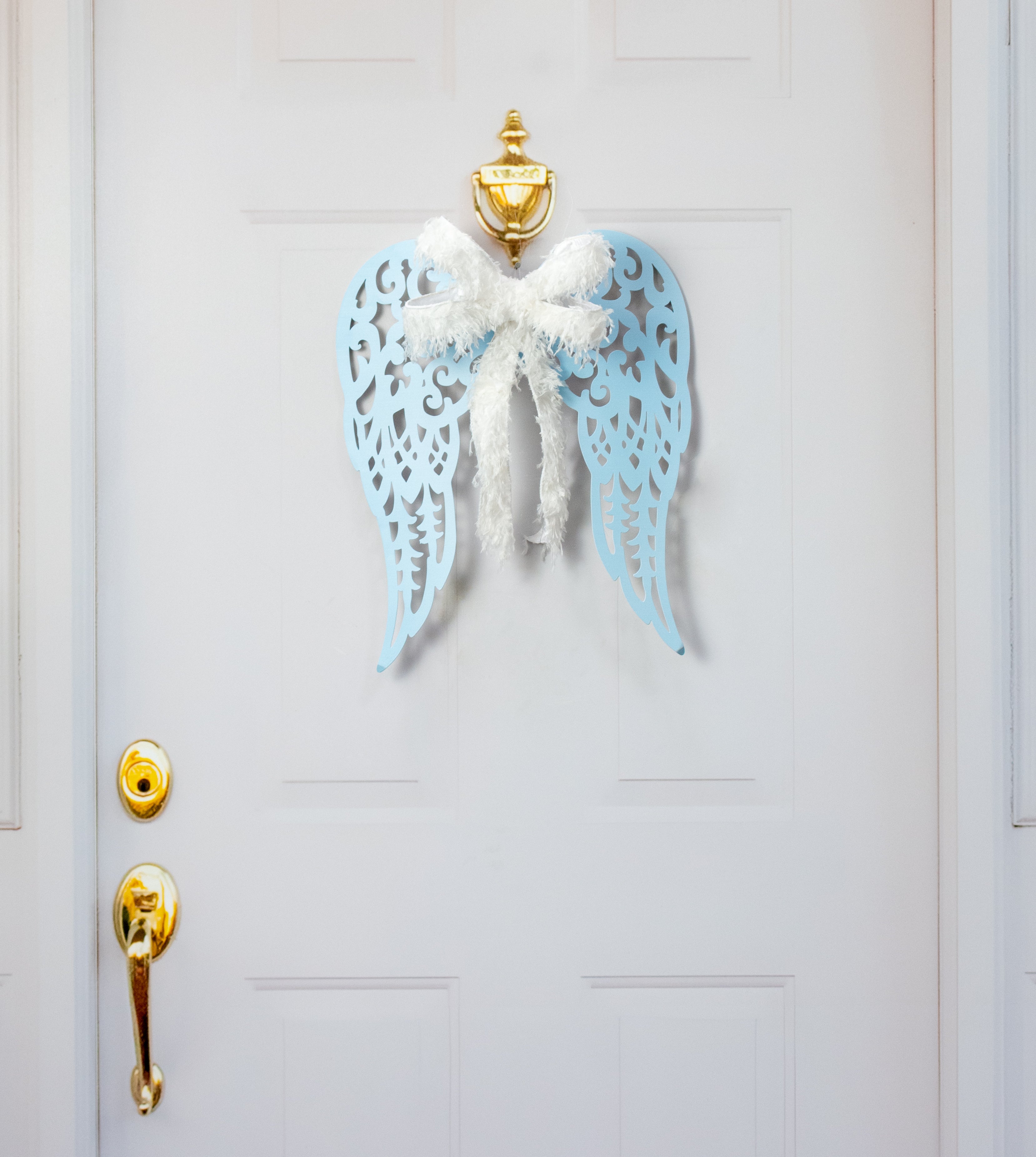 18" x 14.5" Filigree Angel Wings: Light Blue