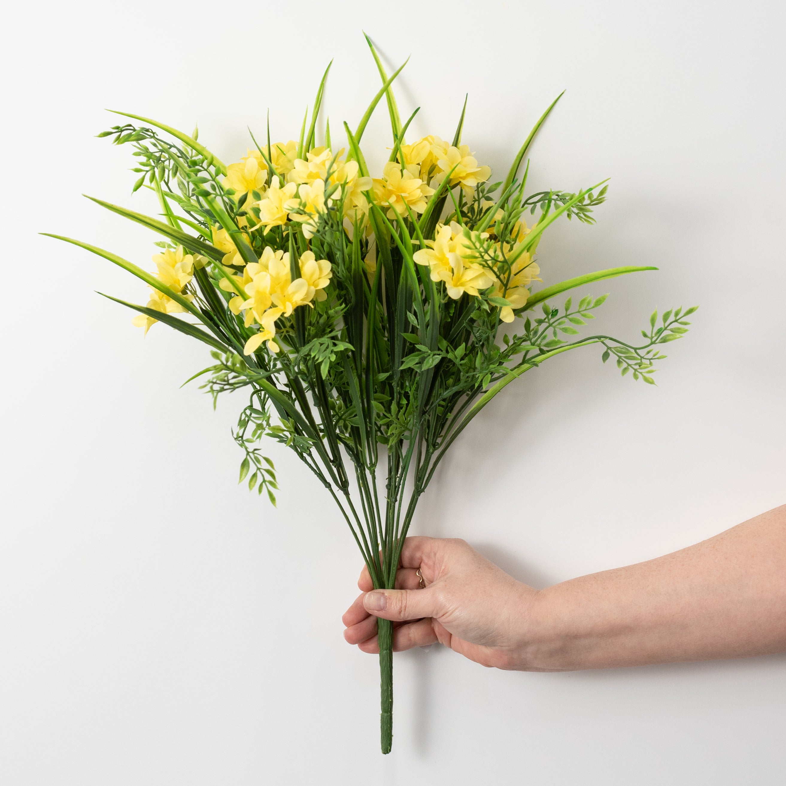 17" Wildflowers & Leaves Bush: Yellow (12 Stem)