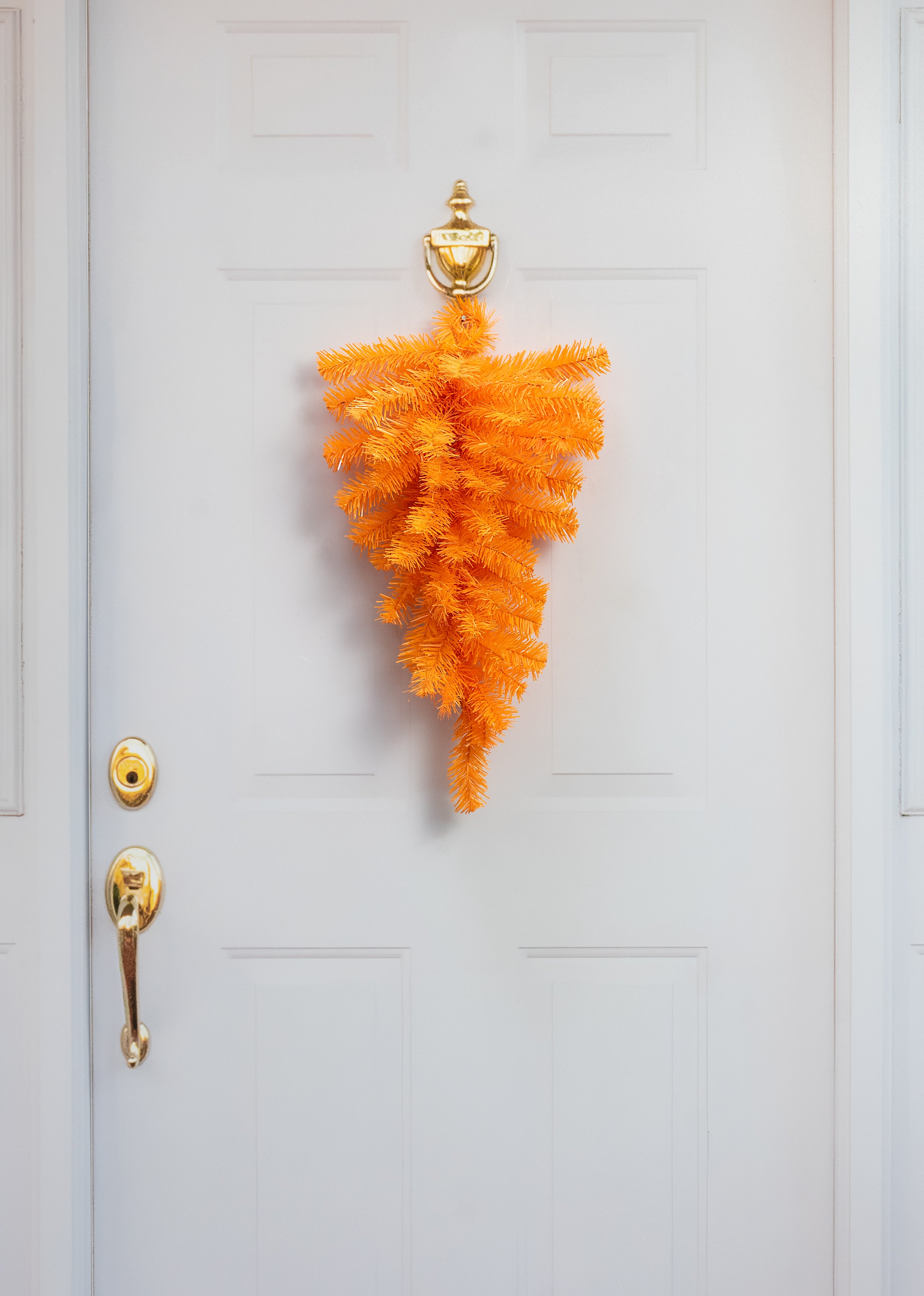 20" Pine Teardrop Swag: Orange (45 Tips)