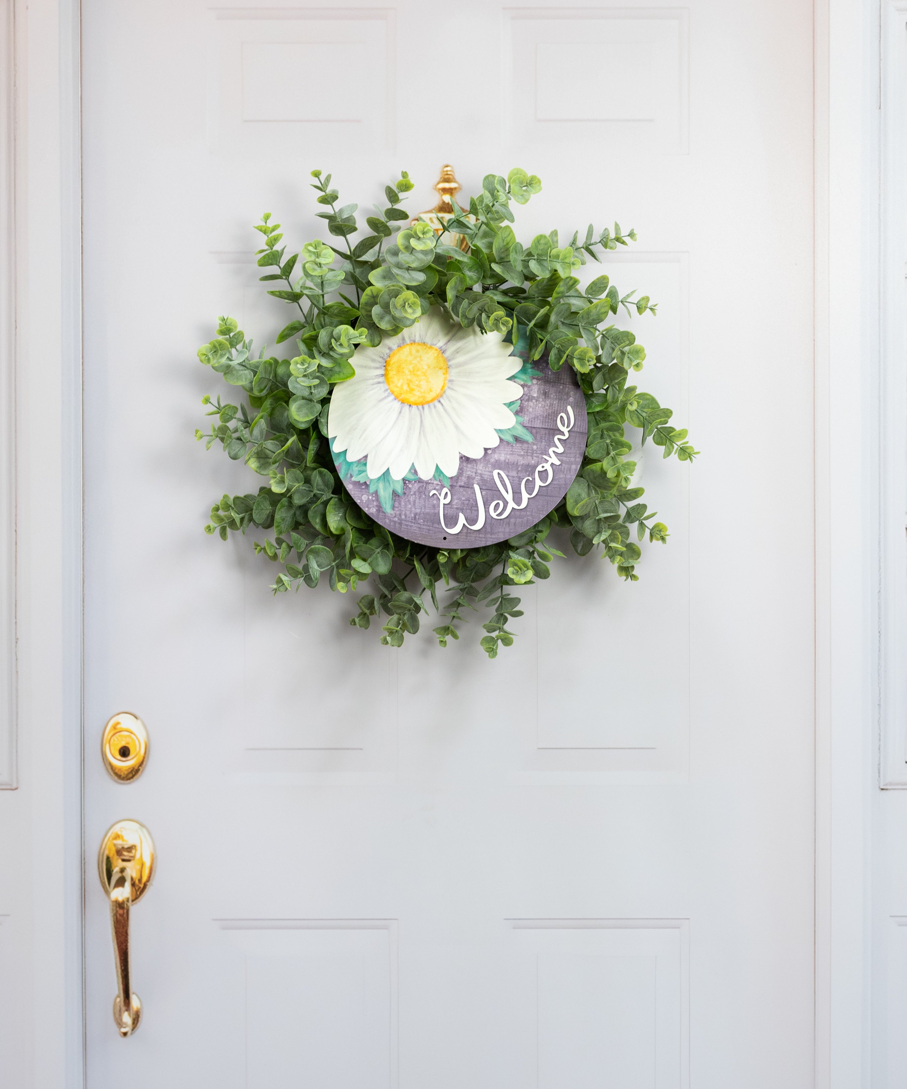 12" Round Metal Sign: Welcome Daisy Flower