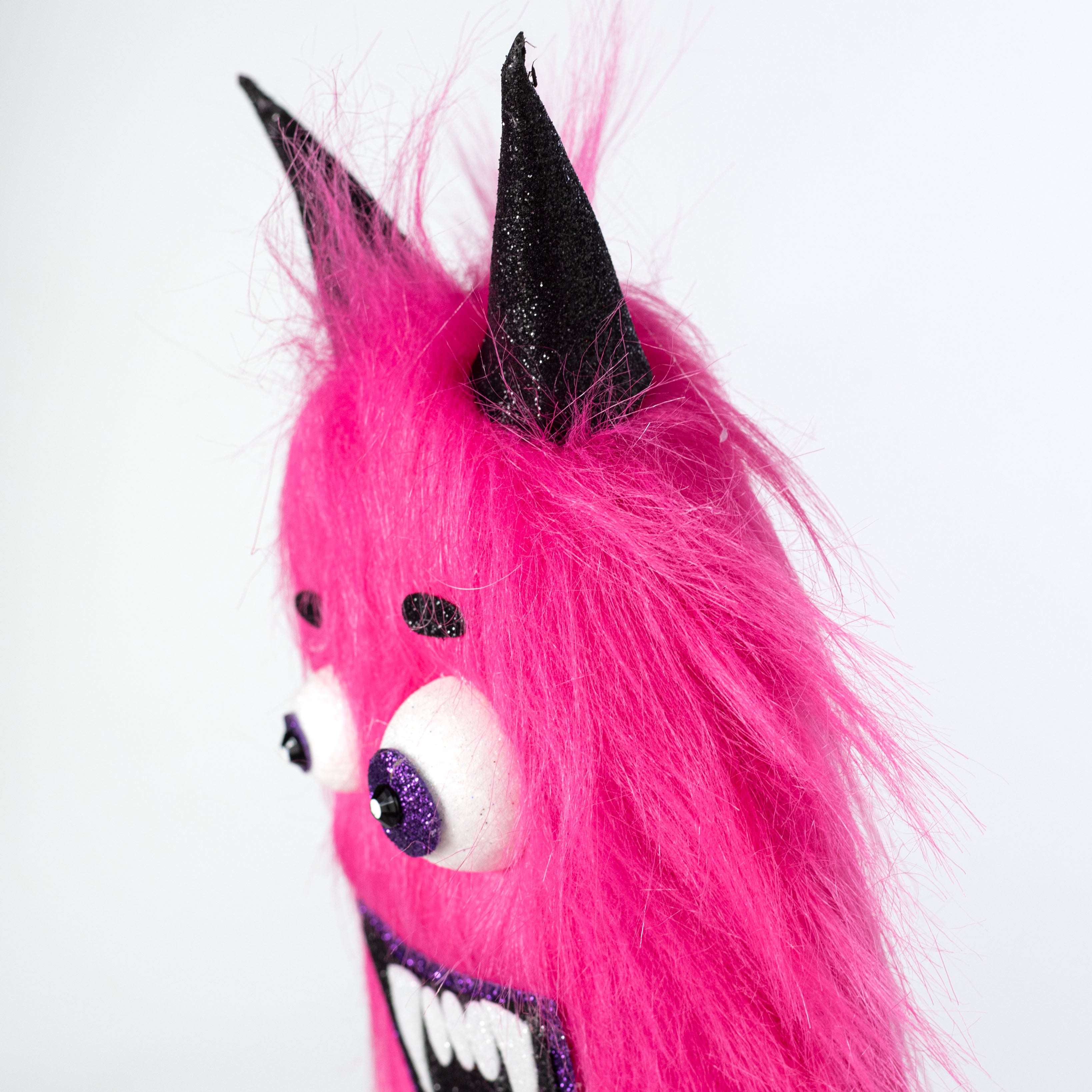 24" Furry Monster Spray: Hot Pink