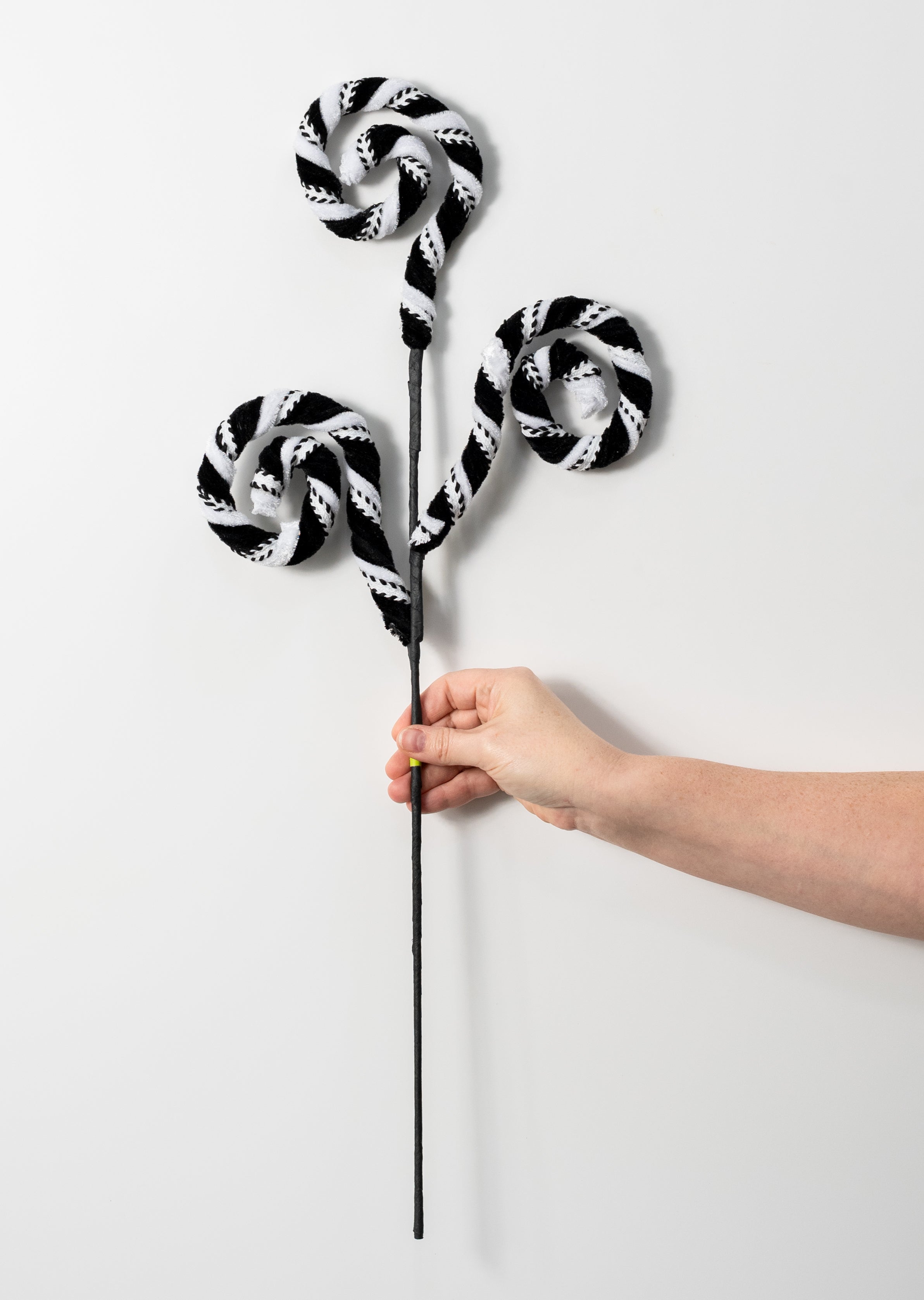 27" Velvet Stripe Spiral Curly Spray: Black & White