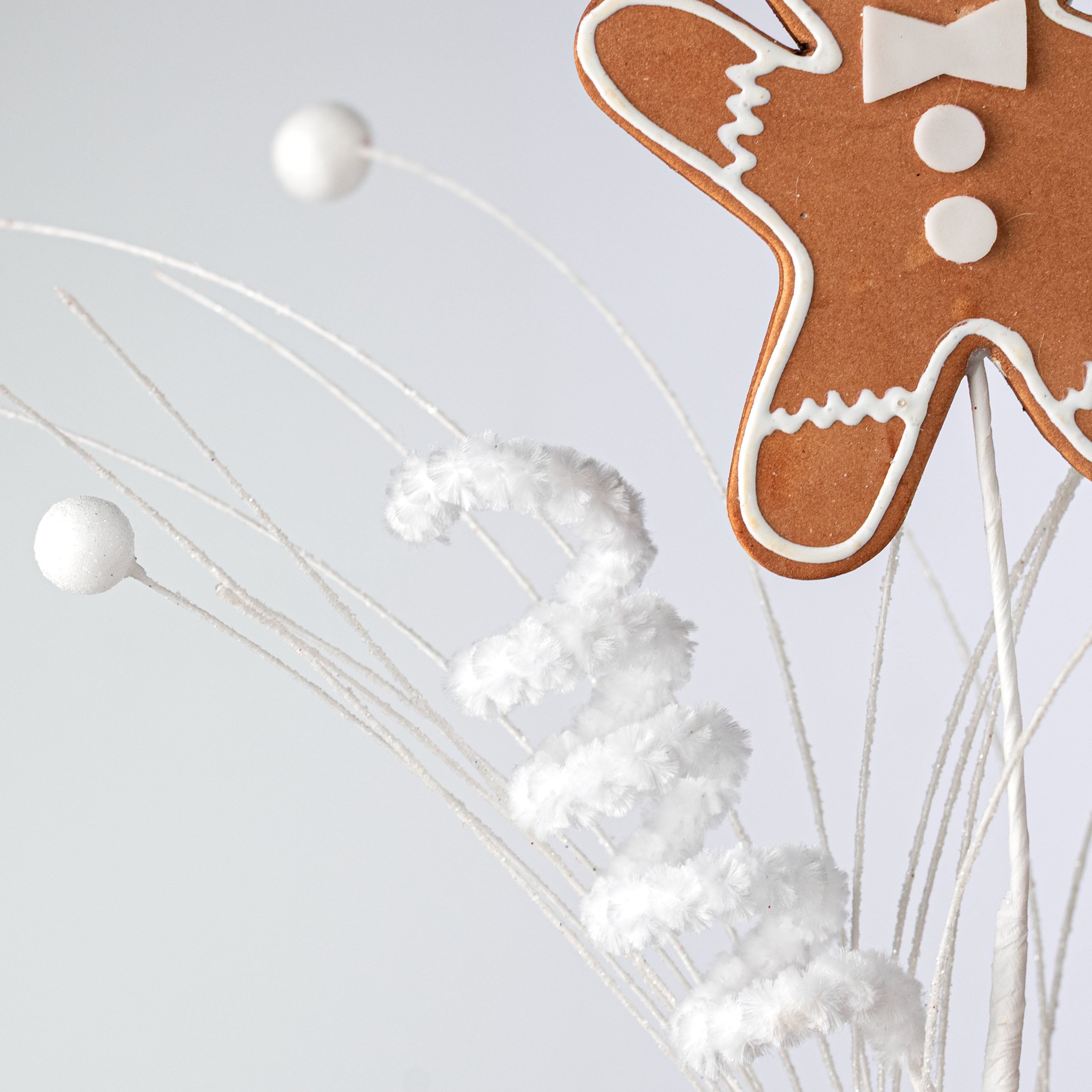 24" Gingerbread Cookie Man & Snow Spray