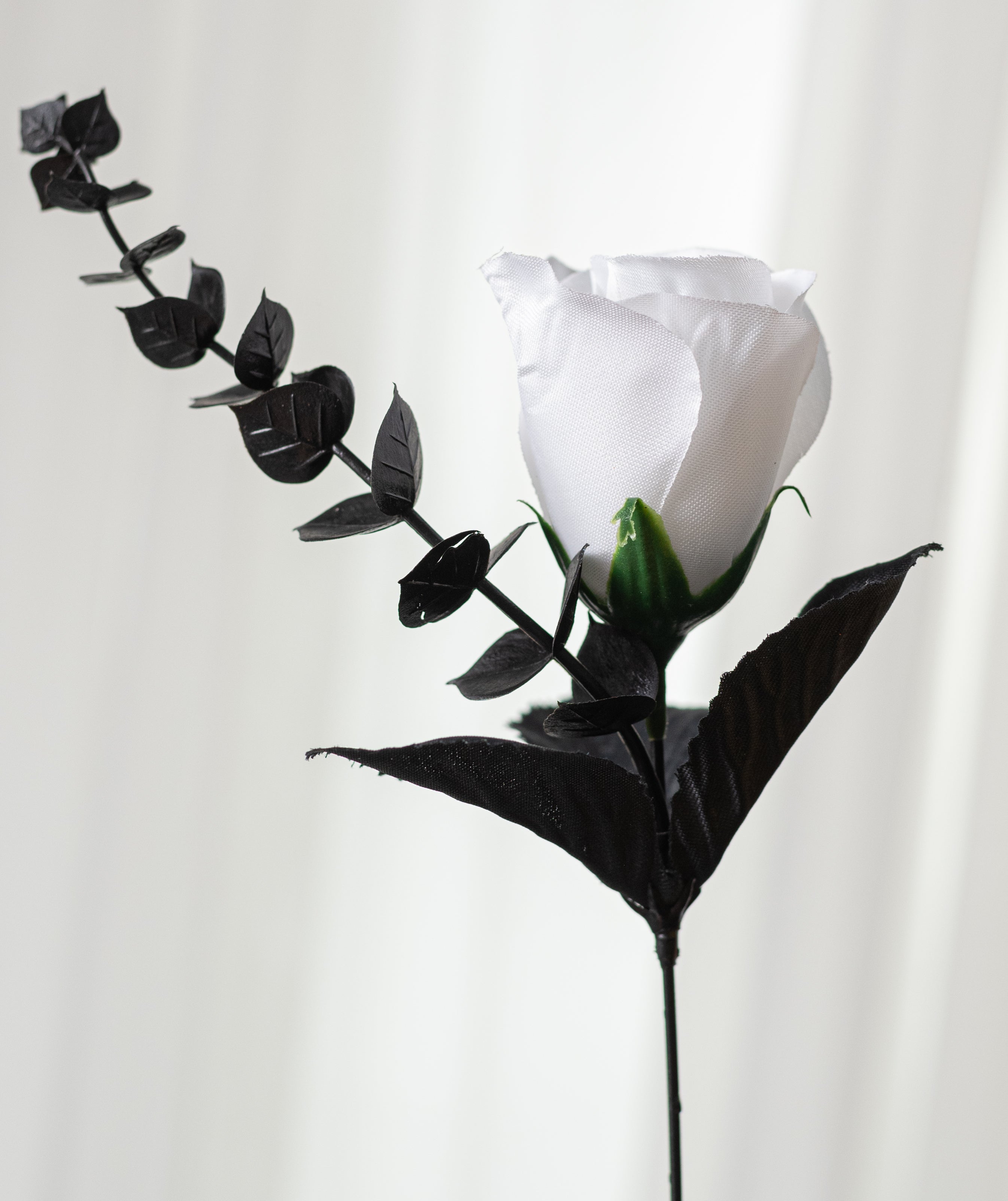 17" Rose Bush: Candy Corn Hues (12 Stem)
