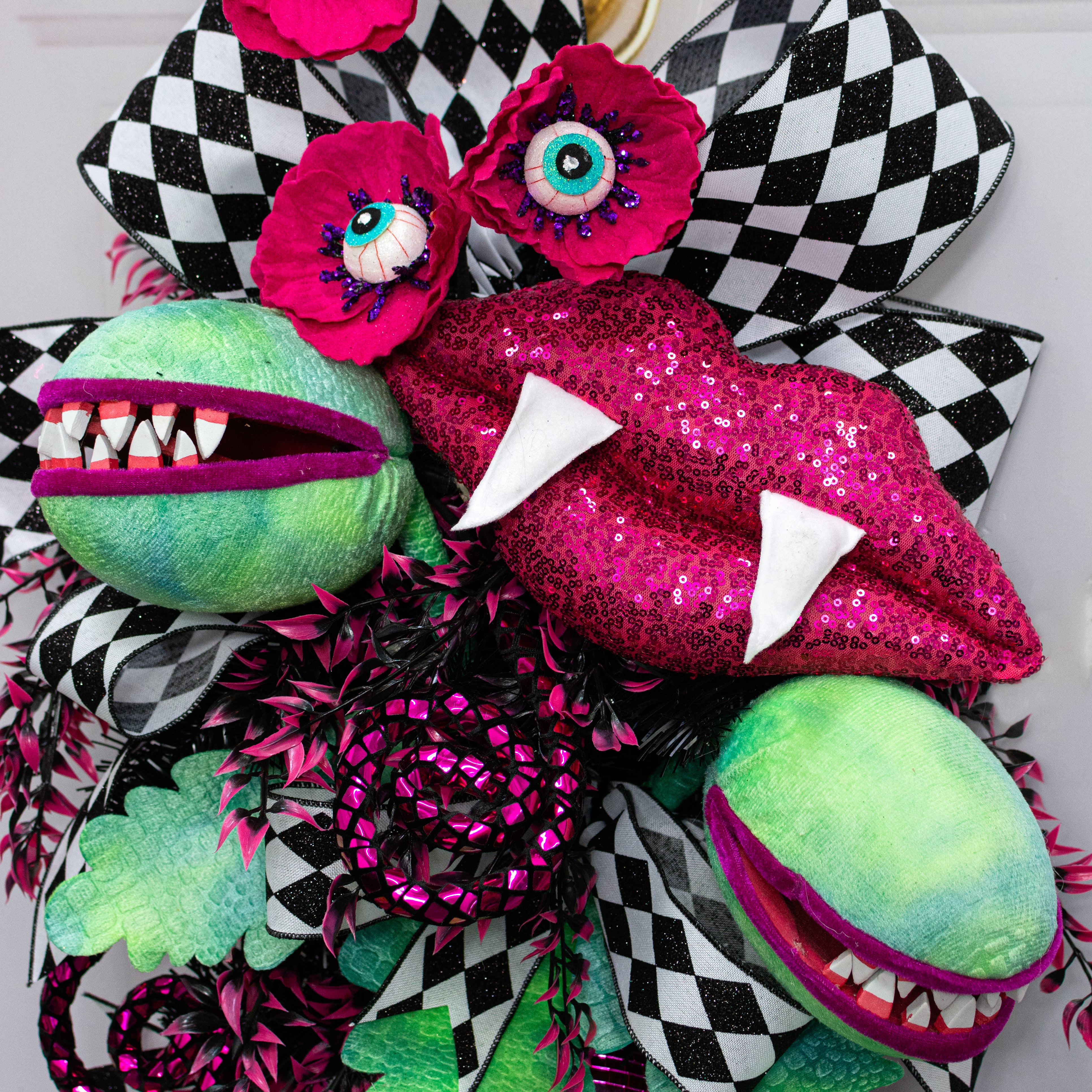 12" Plush Metallic Vampire Lip Accent: Fuchsia Pink