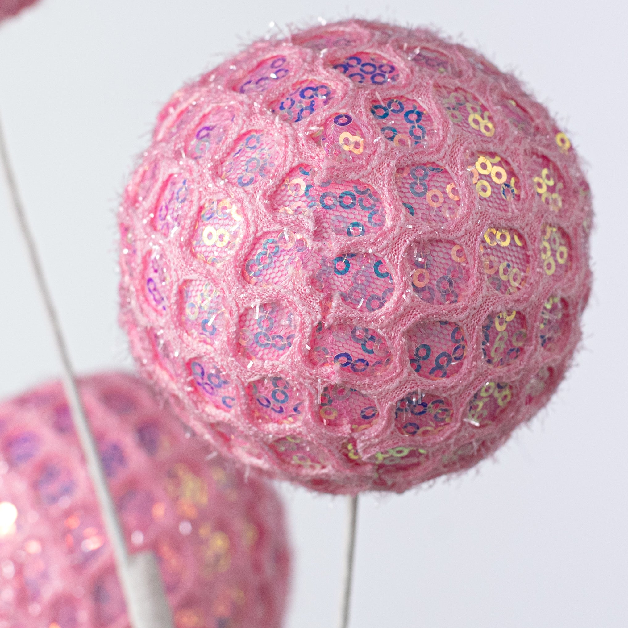 25" Mesh Sequin Ball Spray: Pink