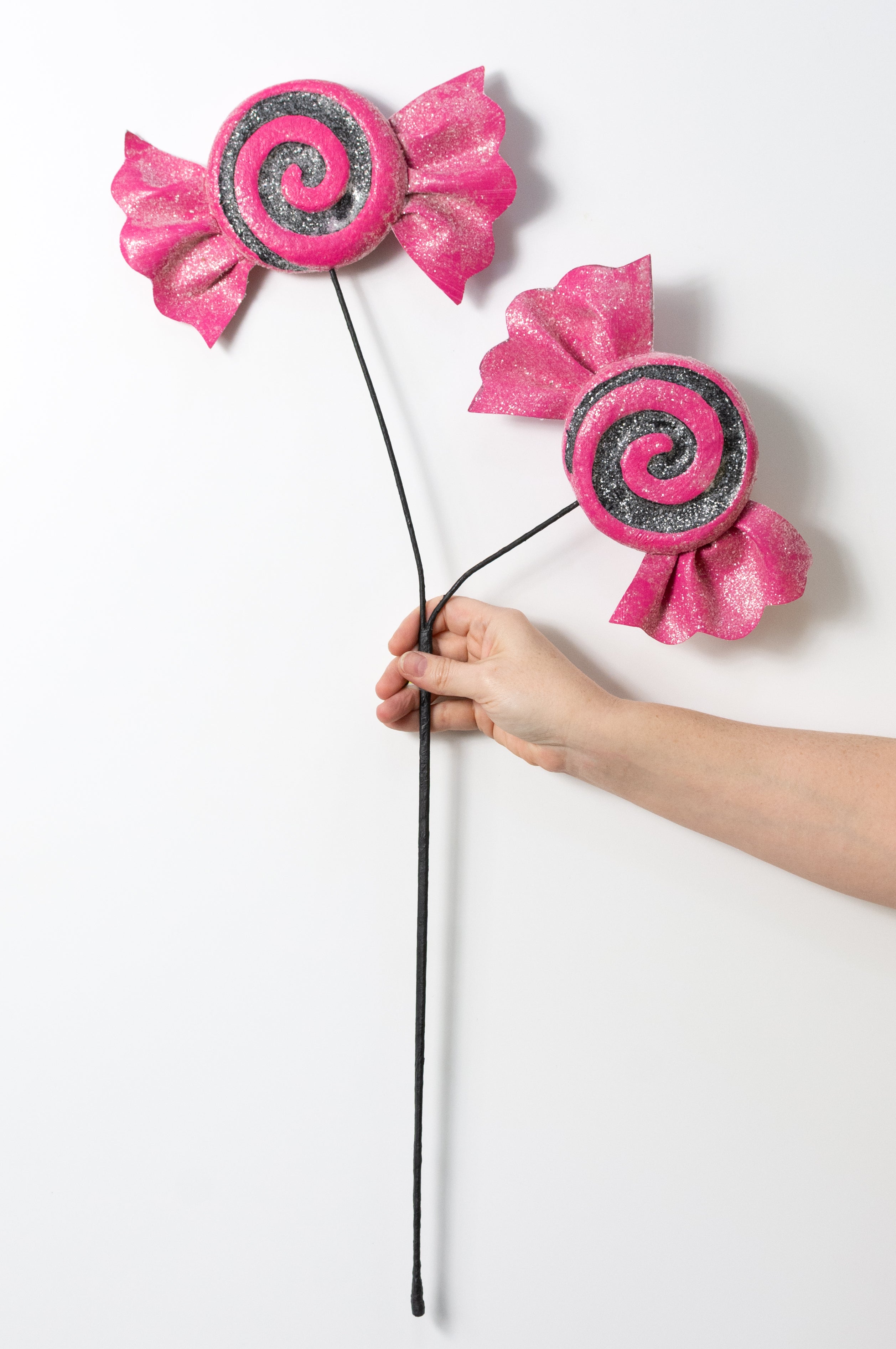28" Swirl Candy Spray: Fuchsia Pink & Black