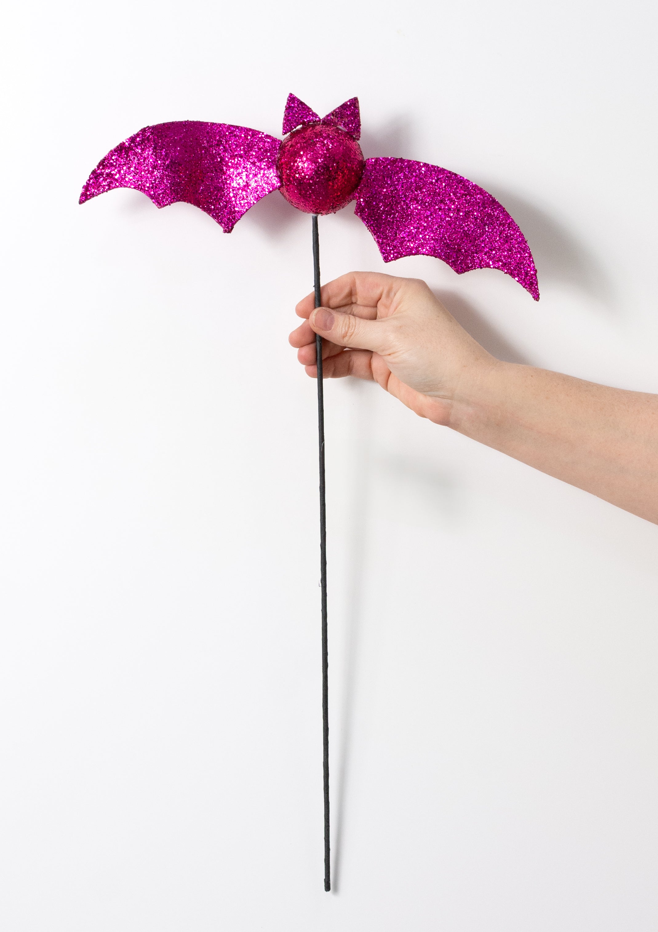 21" Glitter Bat Spray: Fuchsia Pink