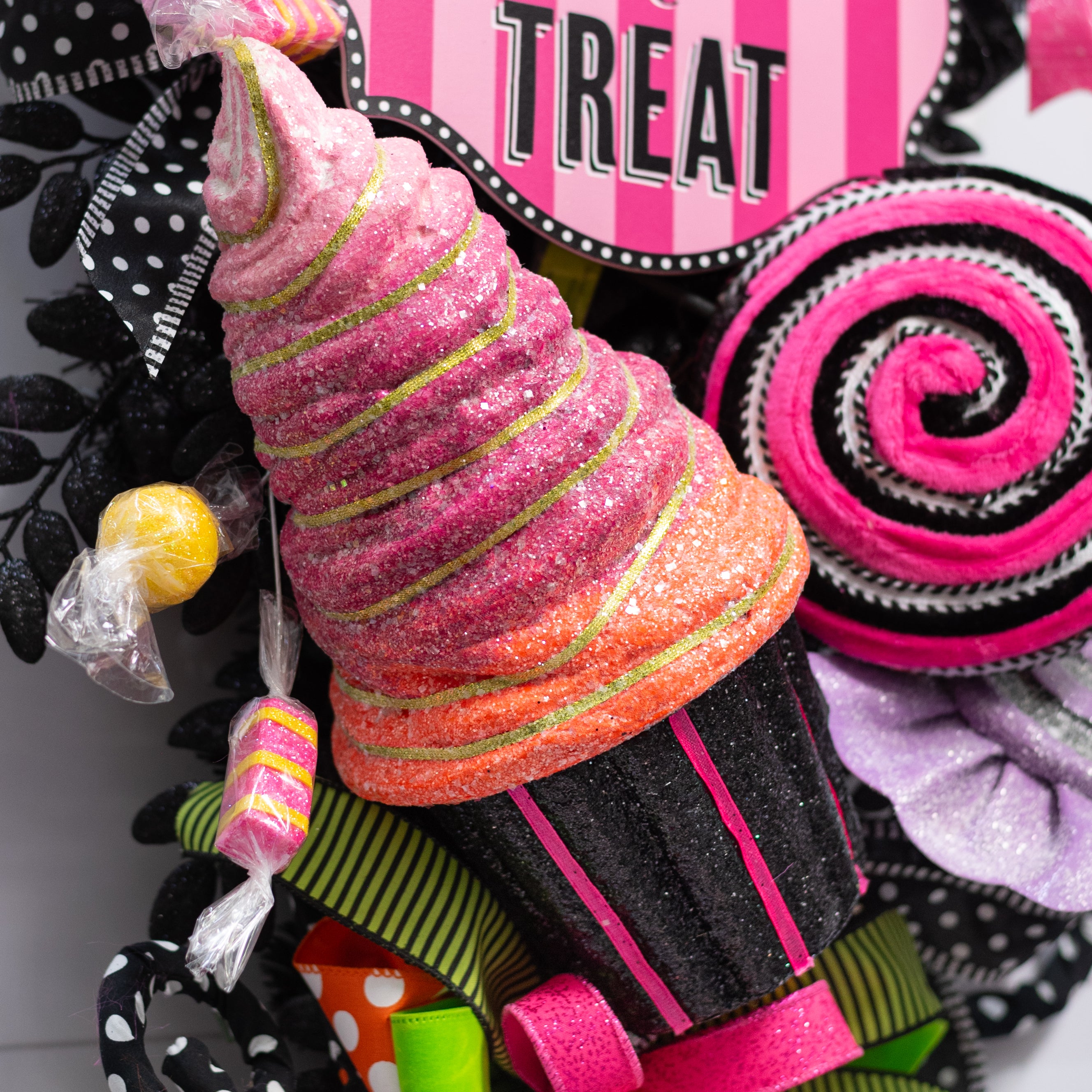 13" Cupcake Decoration: Pink Hallowween