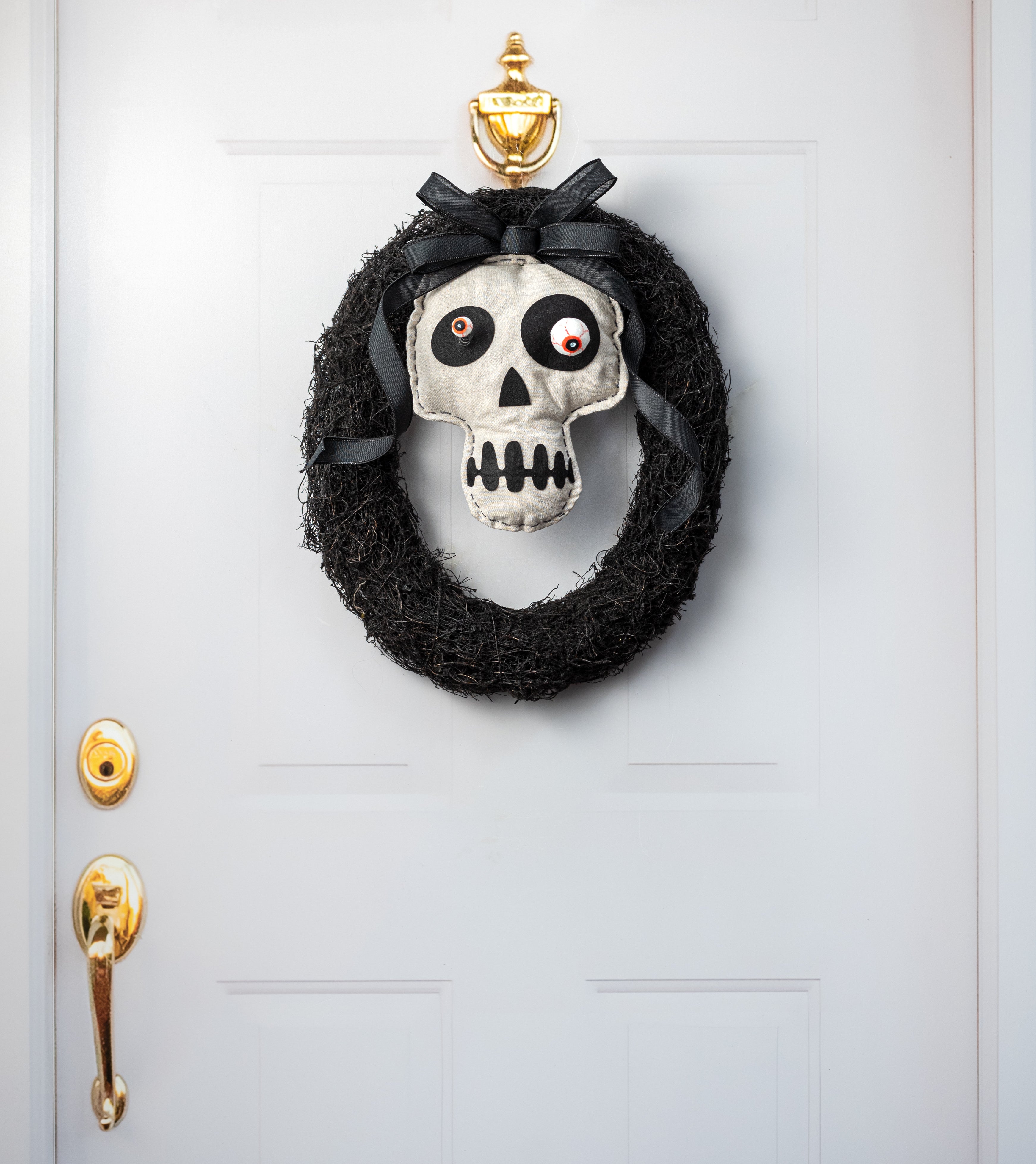 10" Canvas Googly Eye Skull Ornament