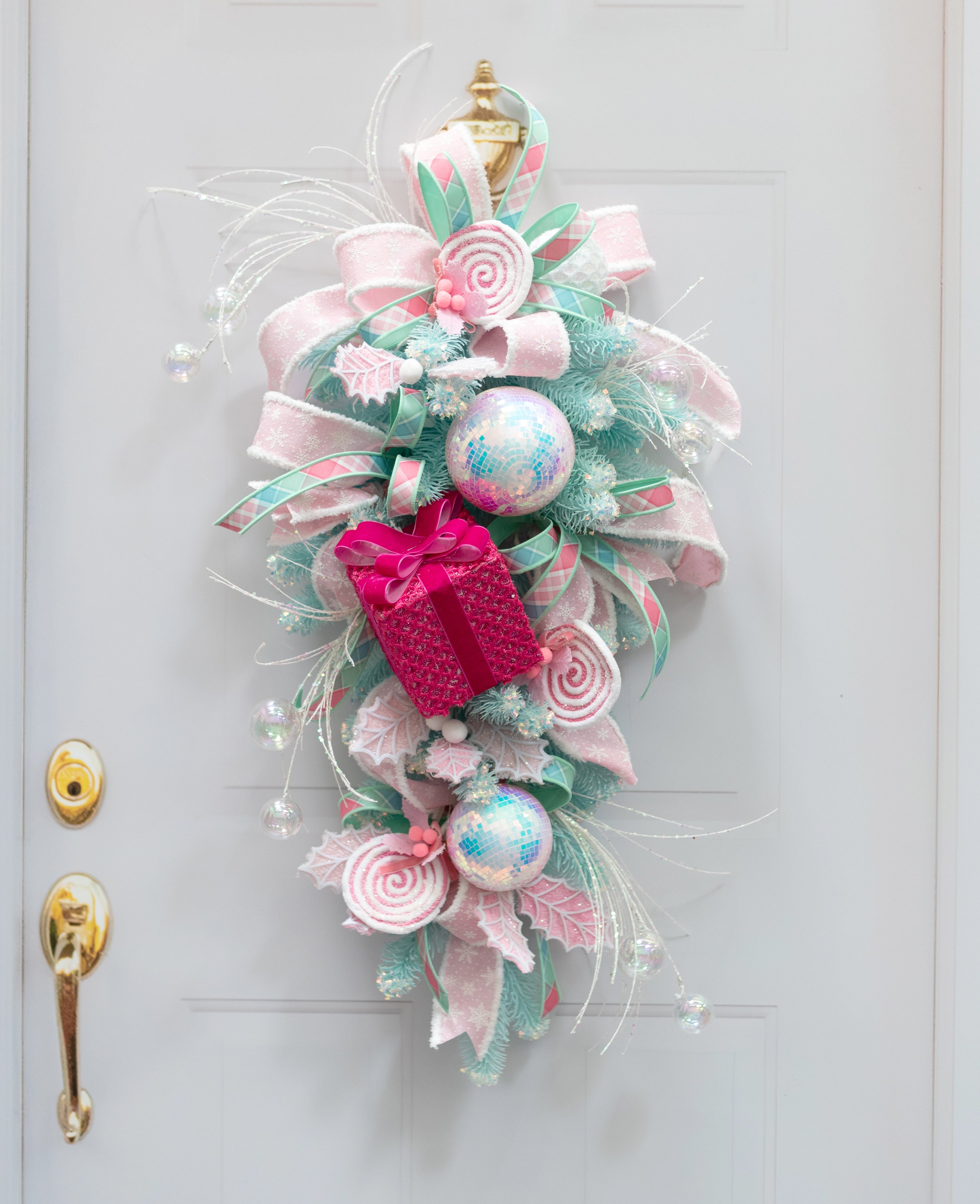 6.75" Mesh Sequin Gift Box Decor: Iridescent Fuchsia Pink