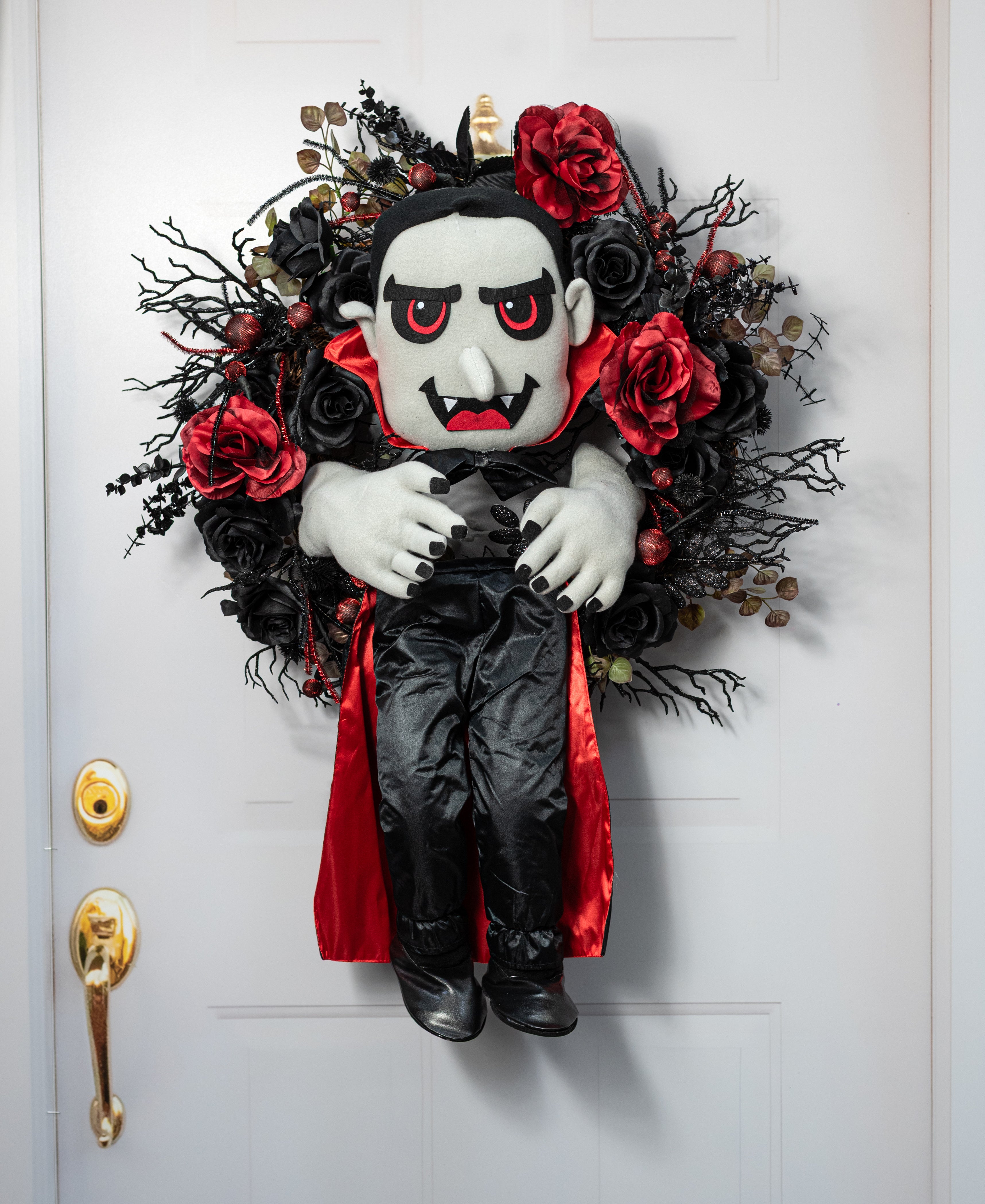 26" 4-Piece Vampire Decor Kit