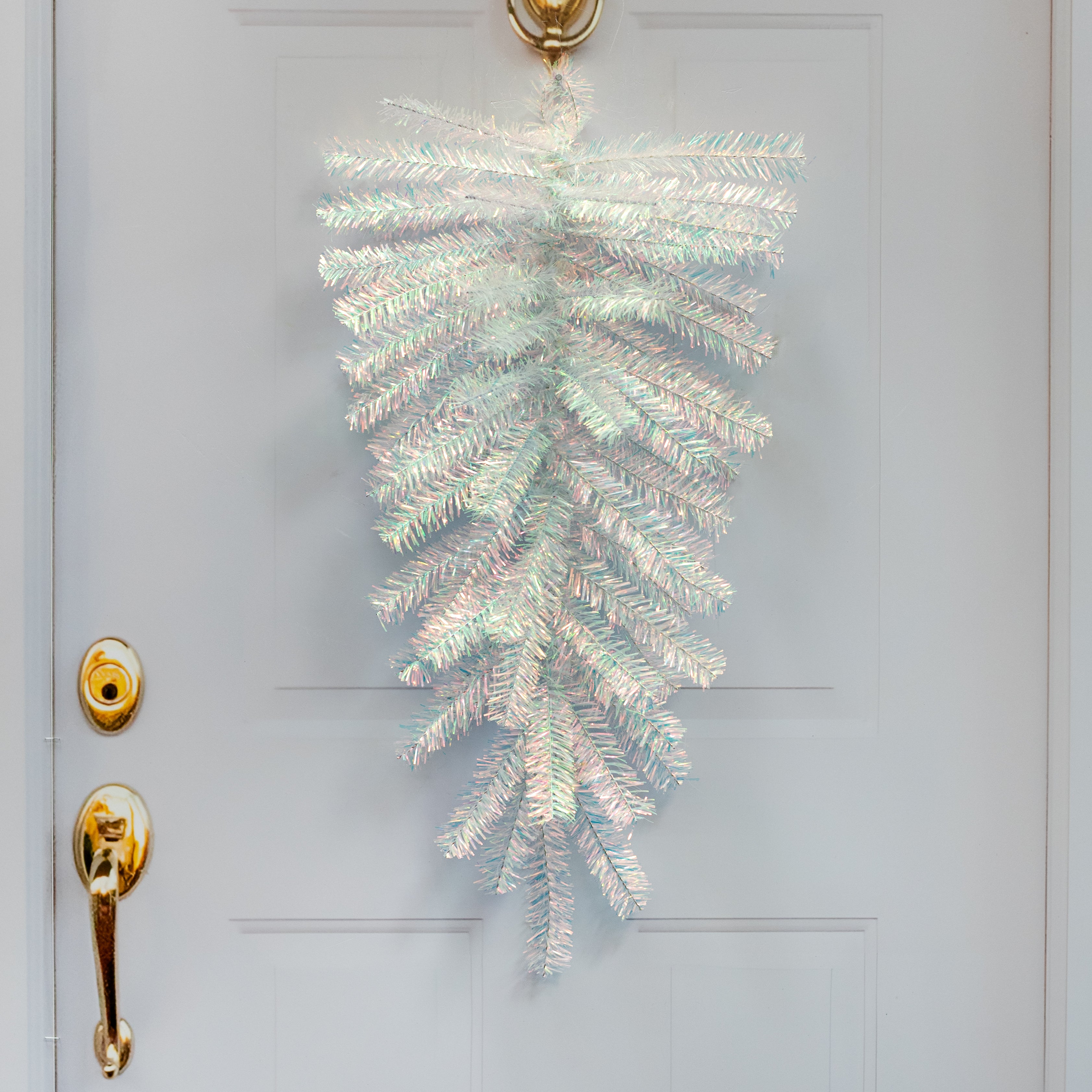 31" Pine Teardrop Swag: Iridescent Clear (61 Tips)