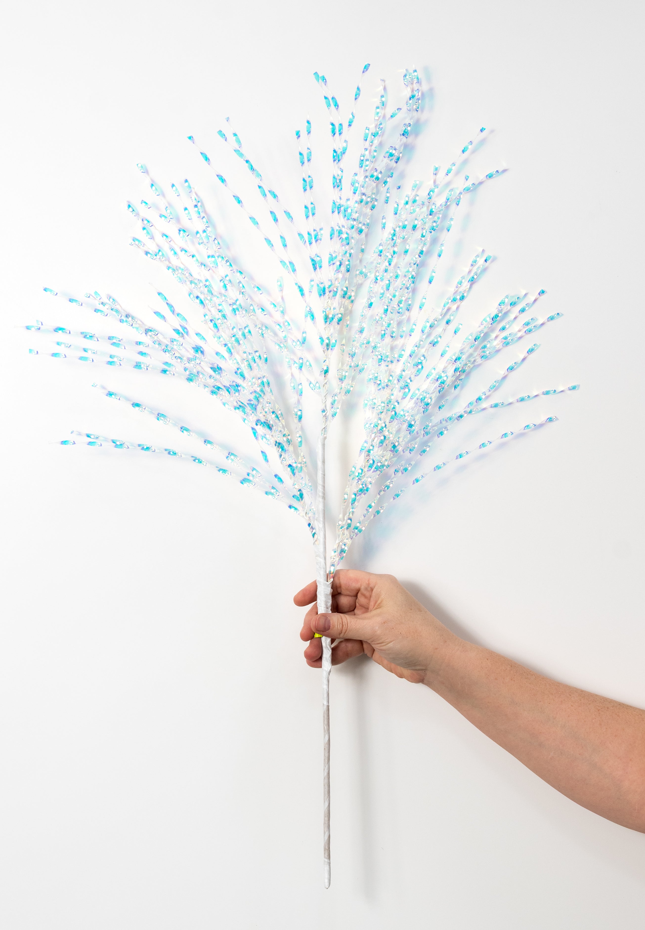 28" Iridescent Twist Spray: Clear