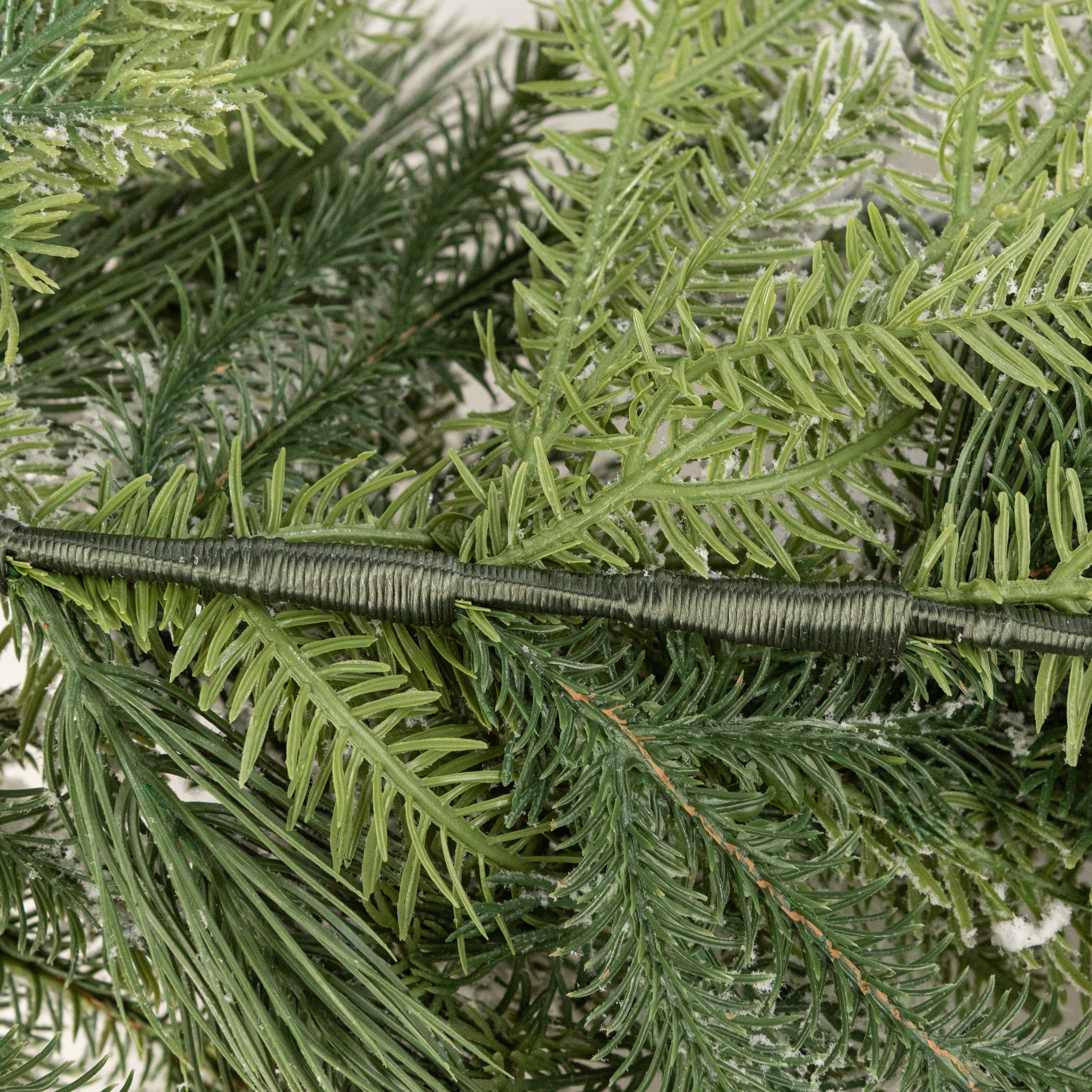 32" Swiss Pine Teardrop Swag: Flocked Evergreen (31 Tips)