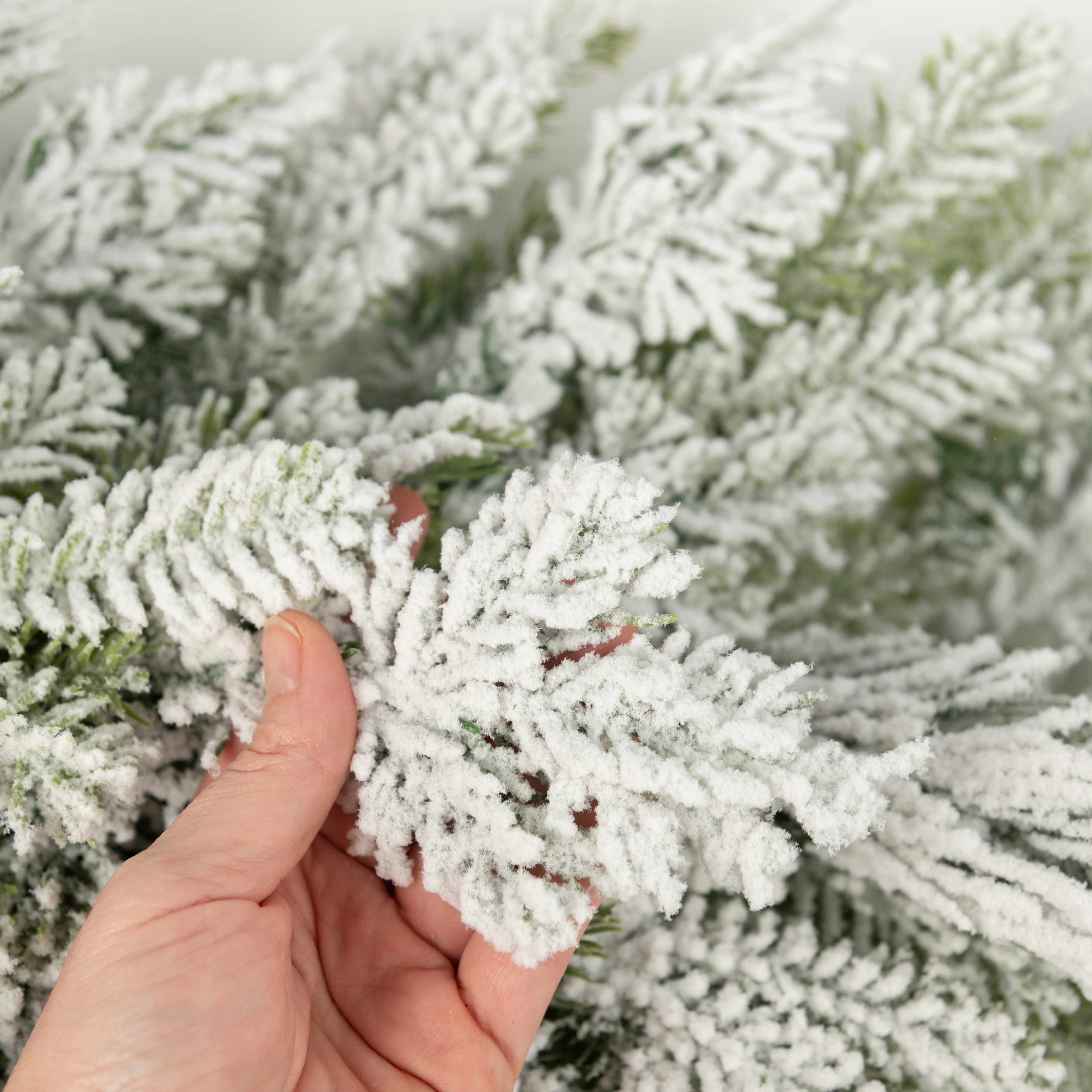 32" Swiss Pine Teardrop Swag: Flocked Evergreen (31 Tips)